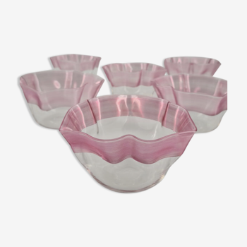 Suite of 6 crystal cups with pink edges