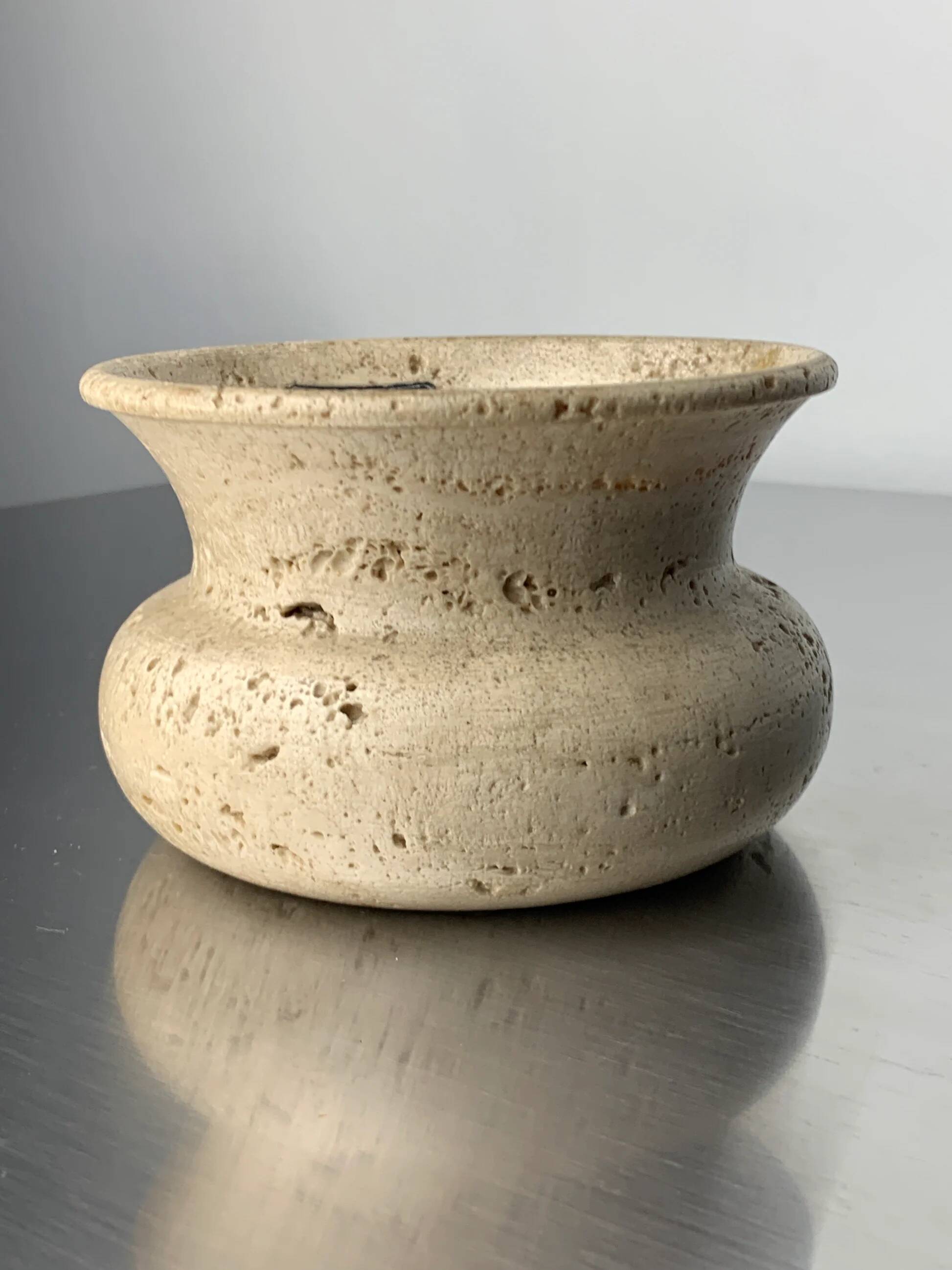 Brutalist bowl by Fratelli Mannelli, travertine, Italy, 1970s