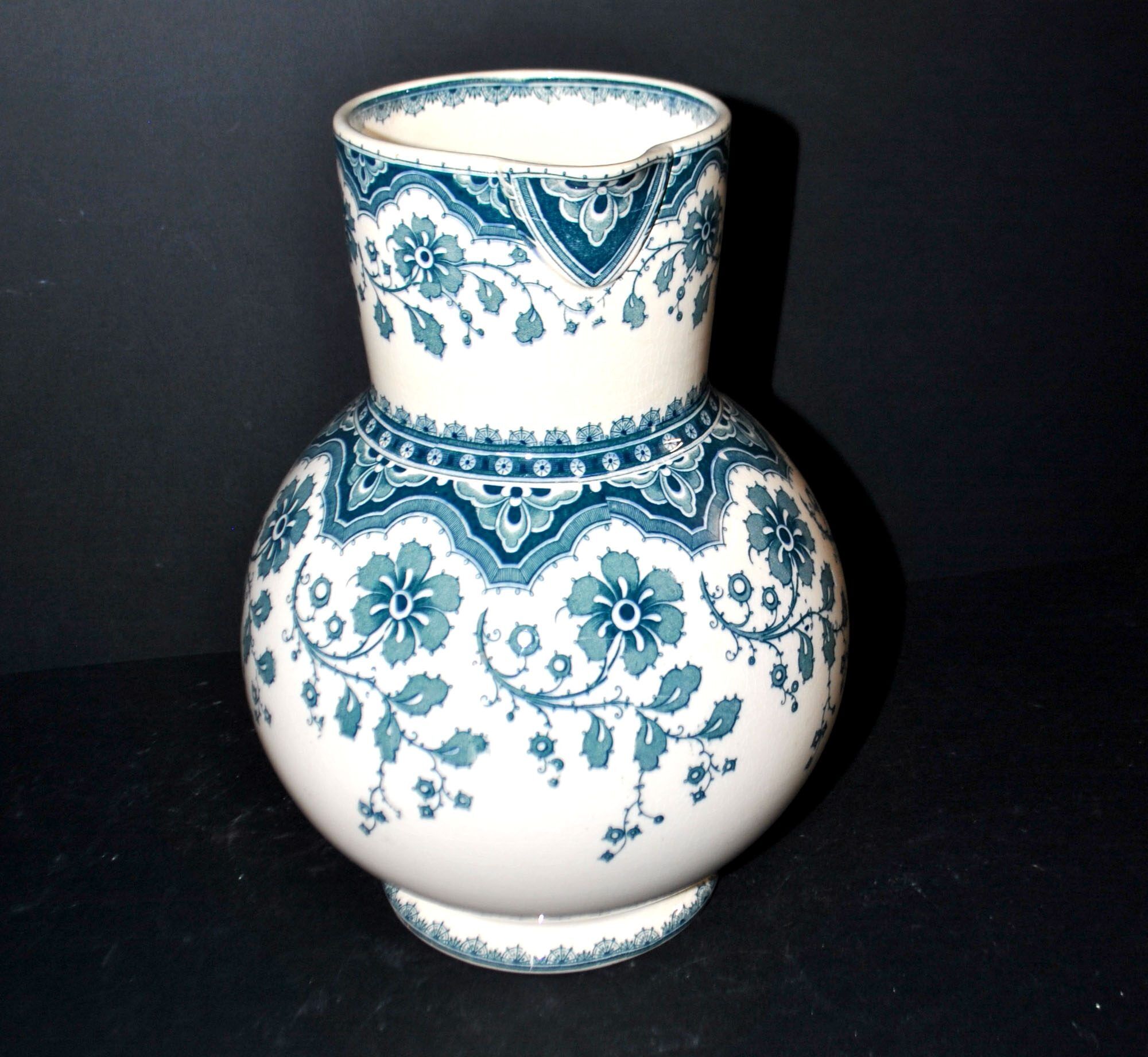 Vase, pichet Malines en faïence fleuri bleue Sarreguemines U&C