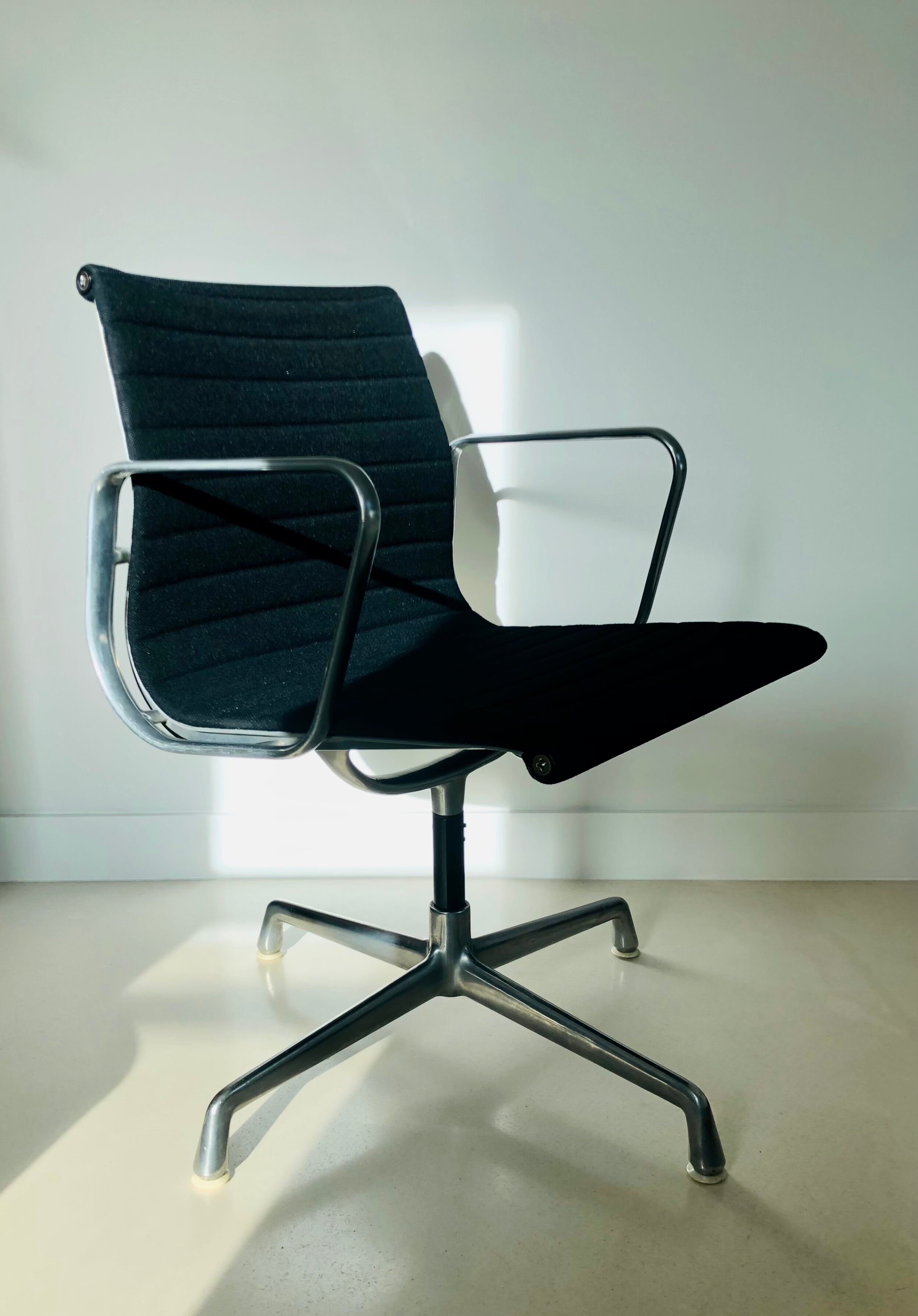EA 108 Office Chair by Charles & Ray Eames for Herman Miller, 70s