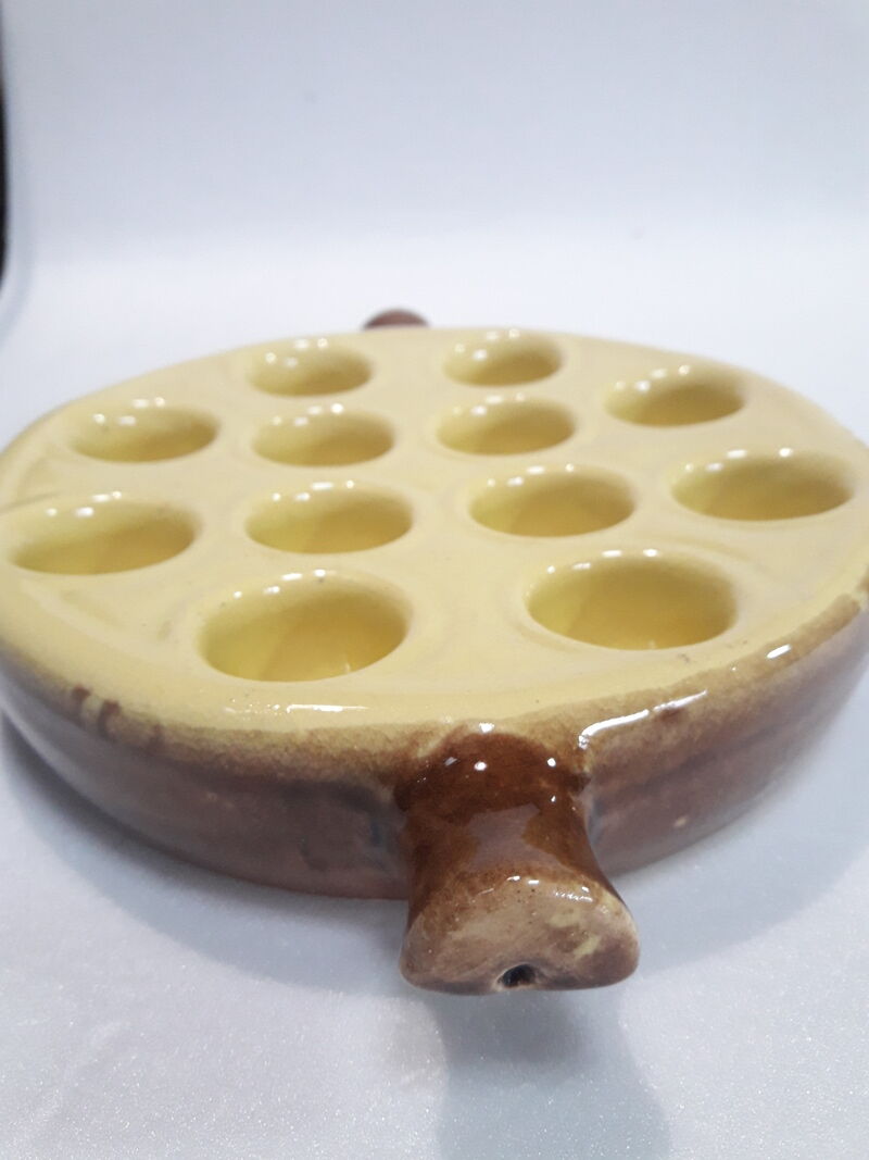 Dish or plate for 12 vintage snails (1)