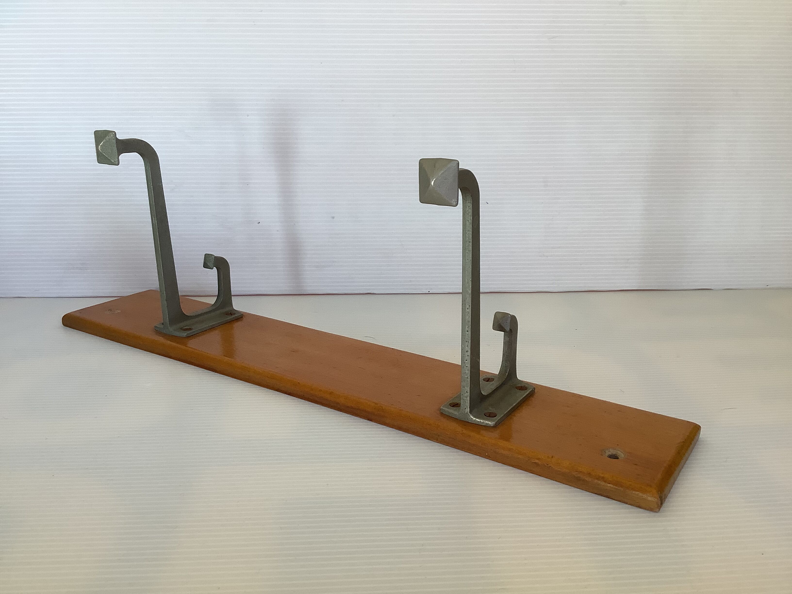 Wooden wall coat rack 2 hooks