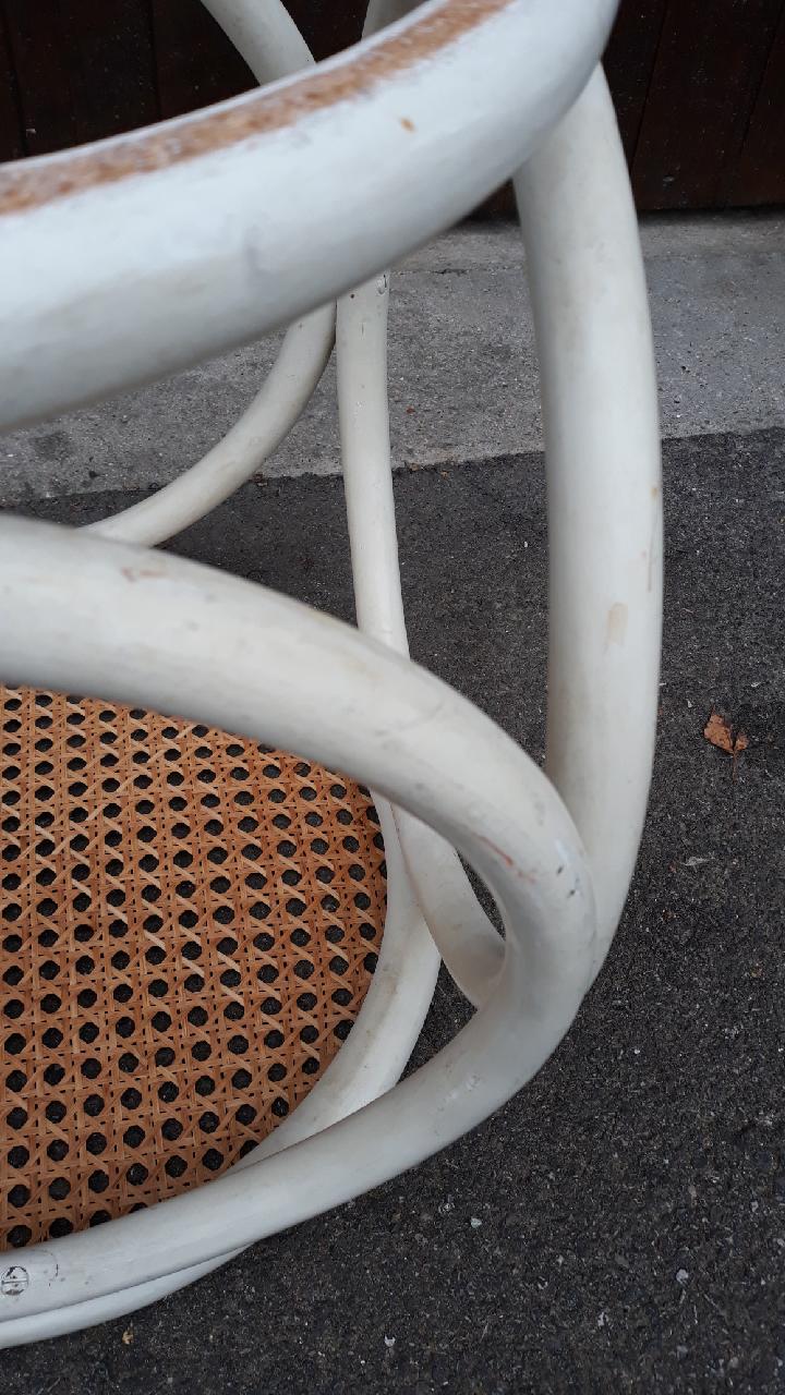 Stool in wood and caning