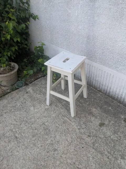 White stool