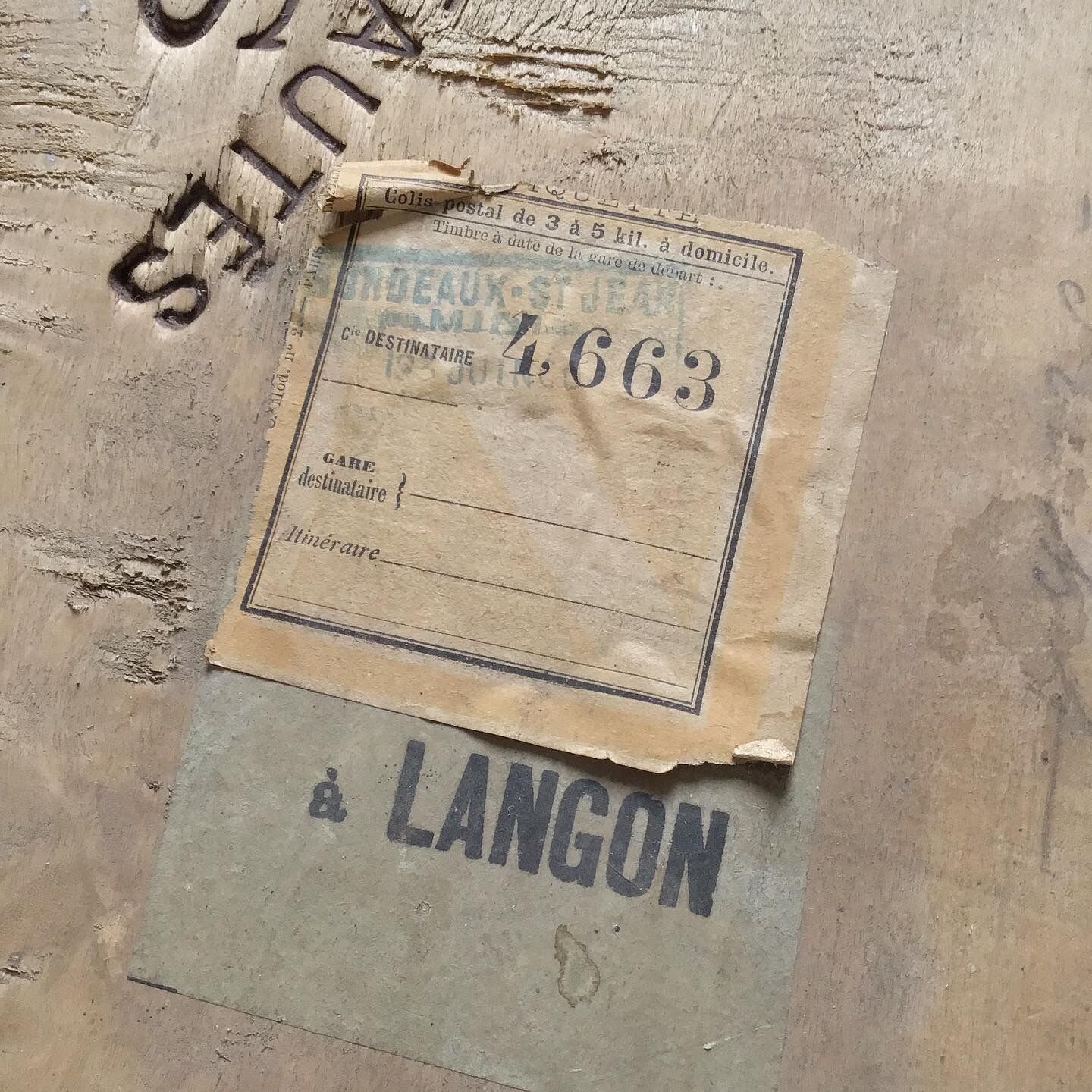 Old wooden box from the department stores of Bordeaux