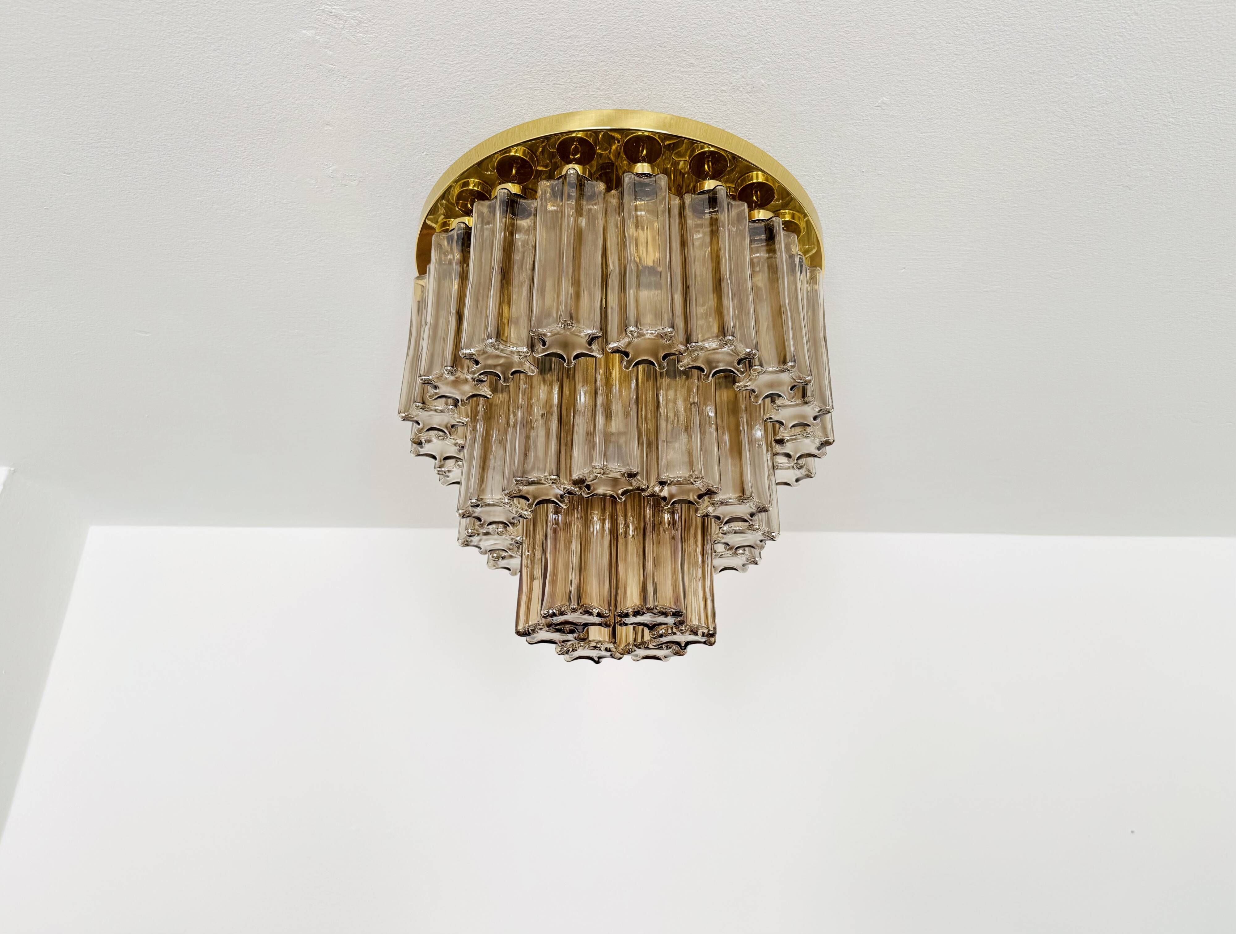 Grand lustre en laiton et verre fumé par Glashütte Limburg