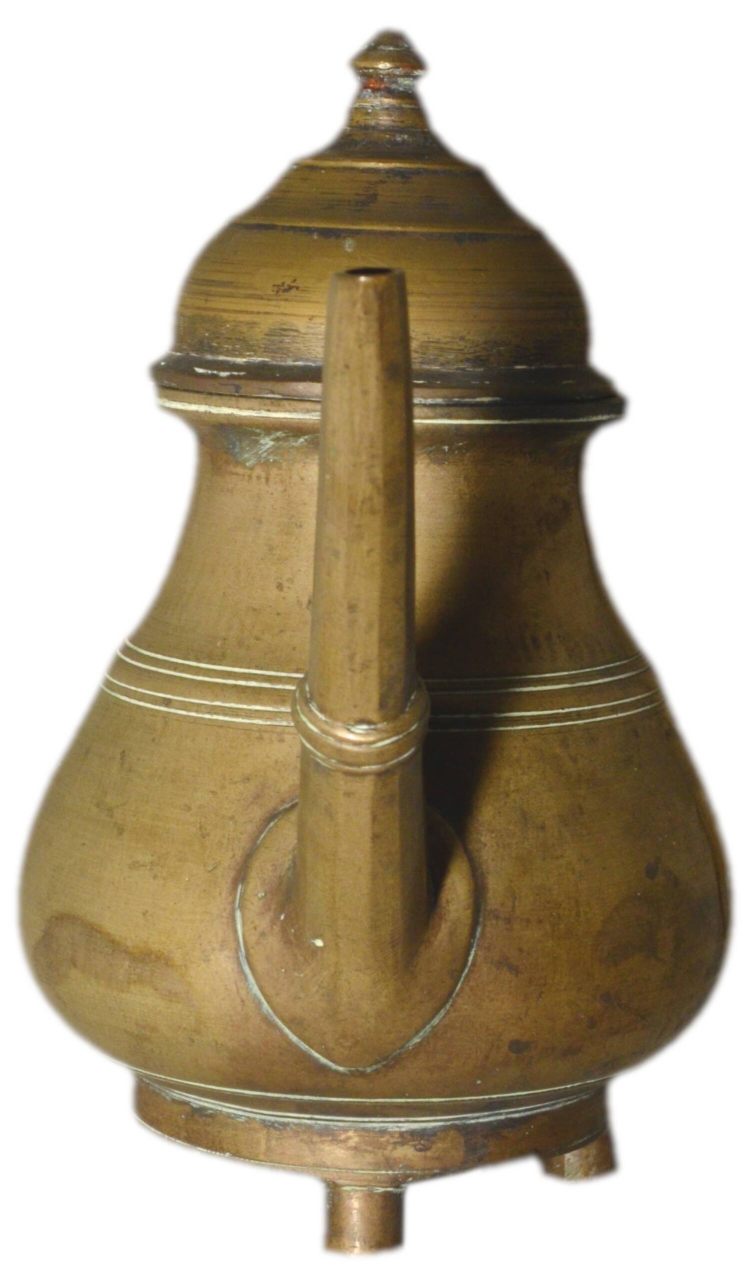 Verseuse, jug or ethnic teapot, antique, in bronze, India, 32x25cm
