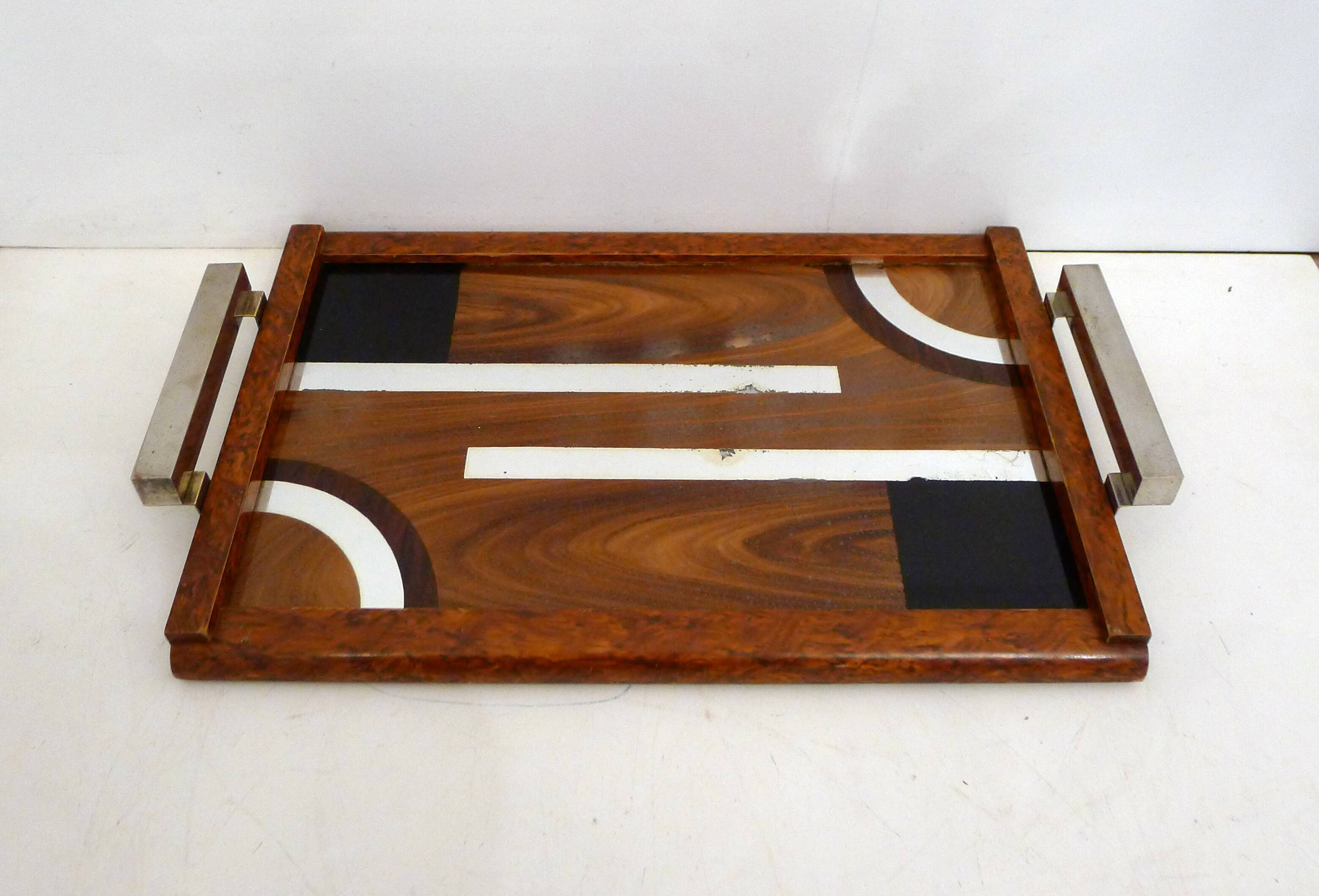 Art Deco graphic plateau