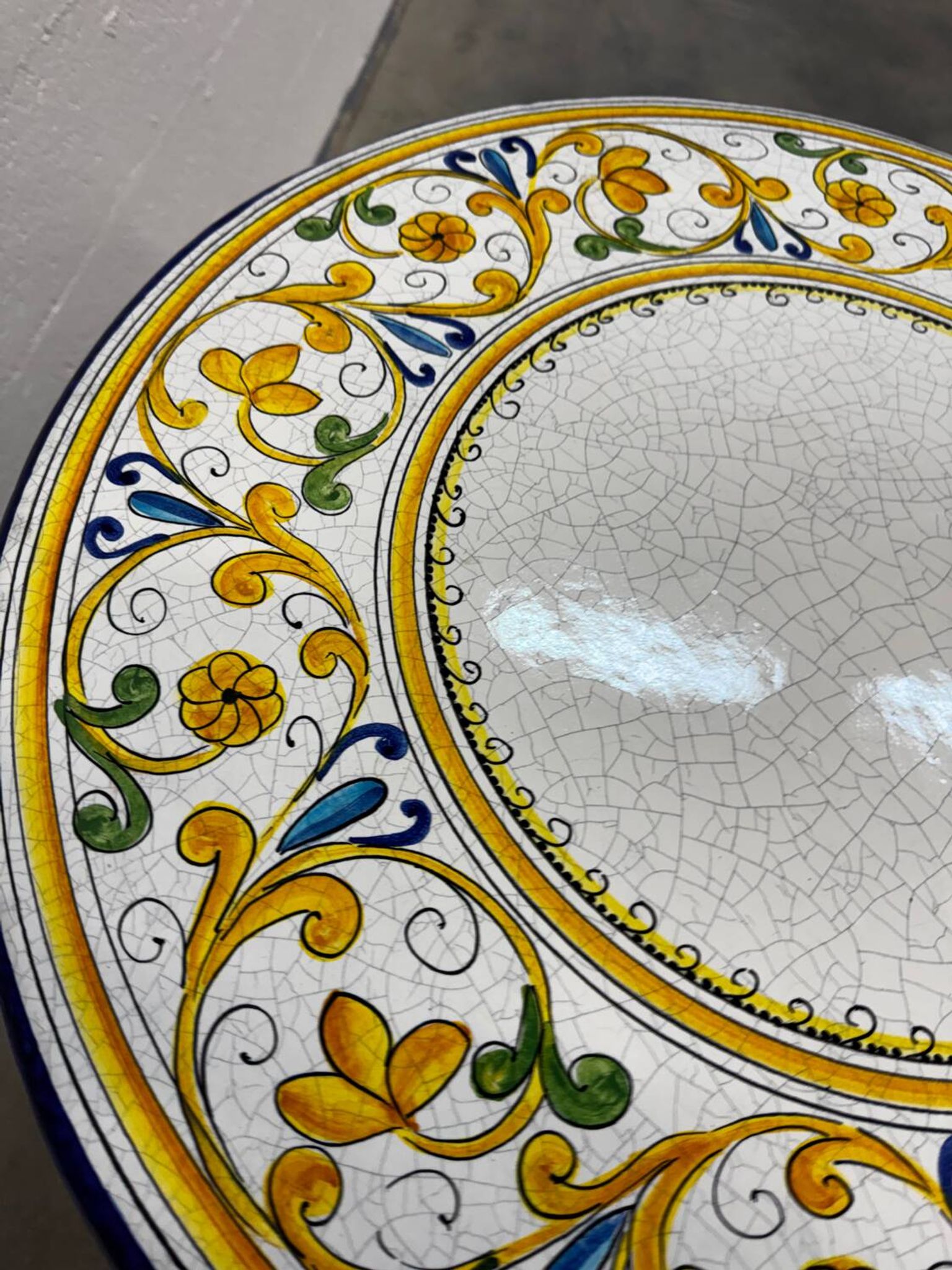 Outdoor table signed Grandi Maioliche Ficola hand-painted Italy