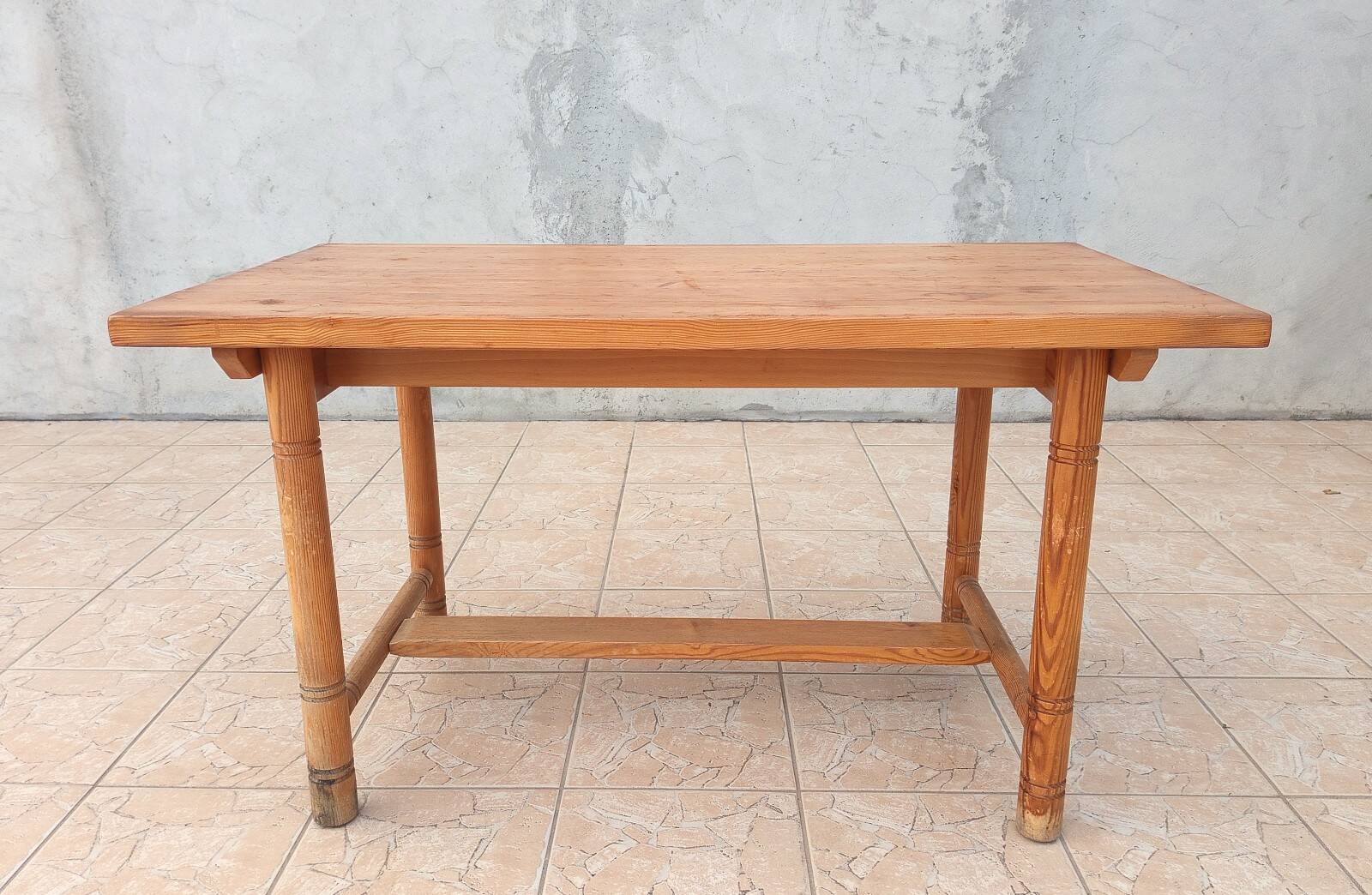 Vintage table in solid pine