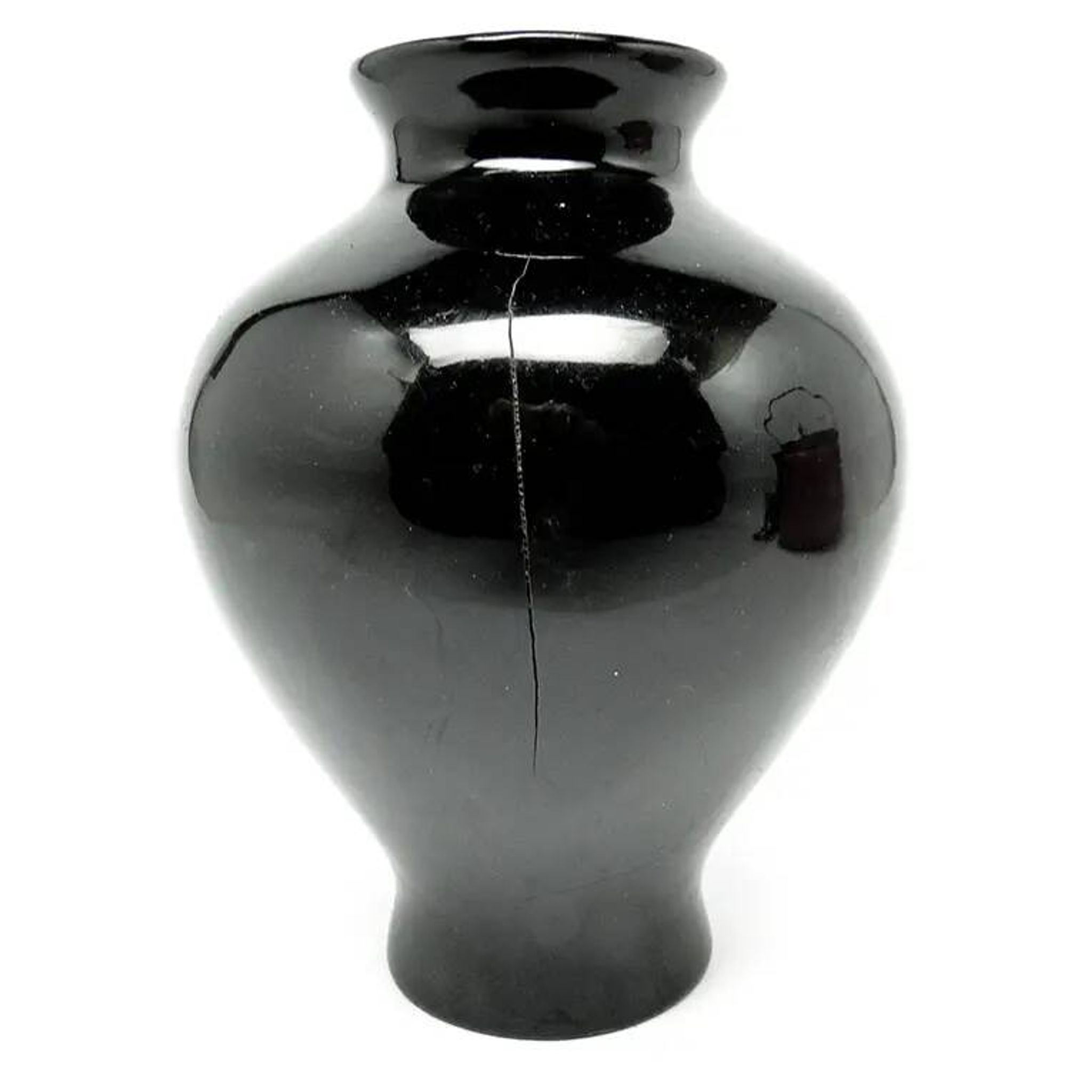 Minimalism vase, black lacquer, mother-of-pearl inlay, Japan, 1950s