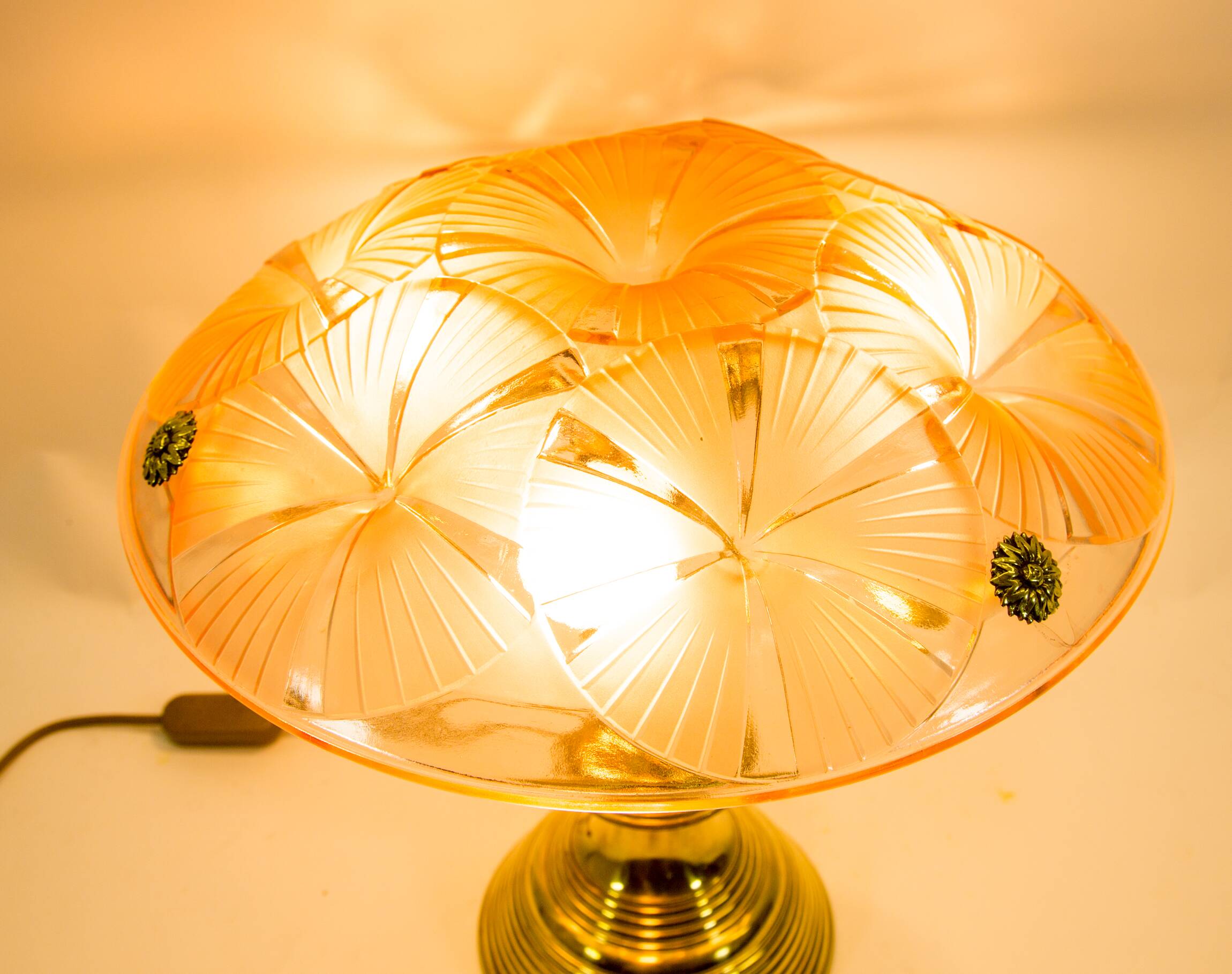 Lampe de table Dégué | Art Déco | Base en laiton lourd | millésime des années 1930