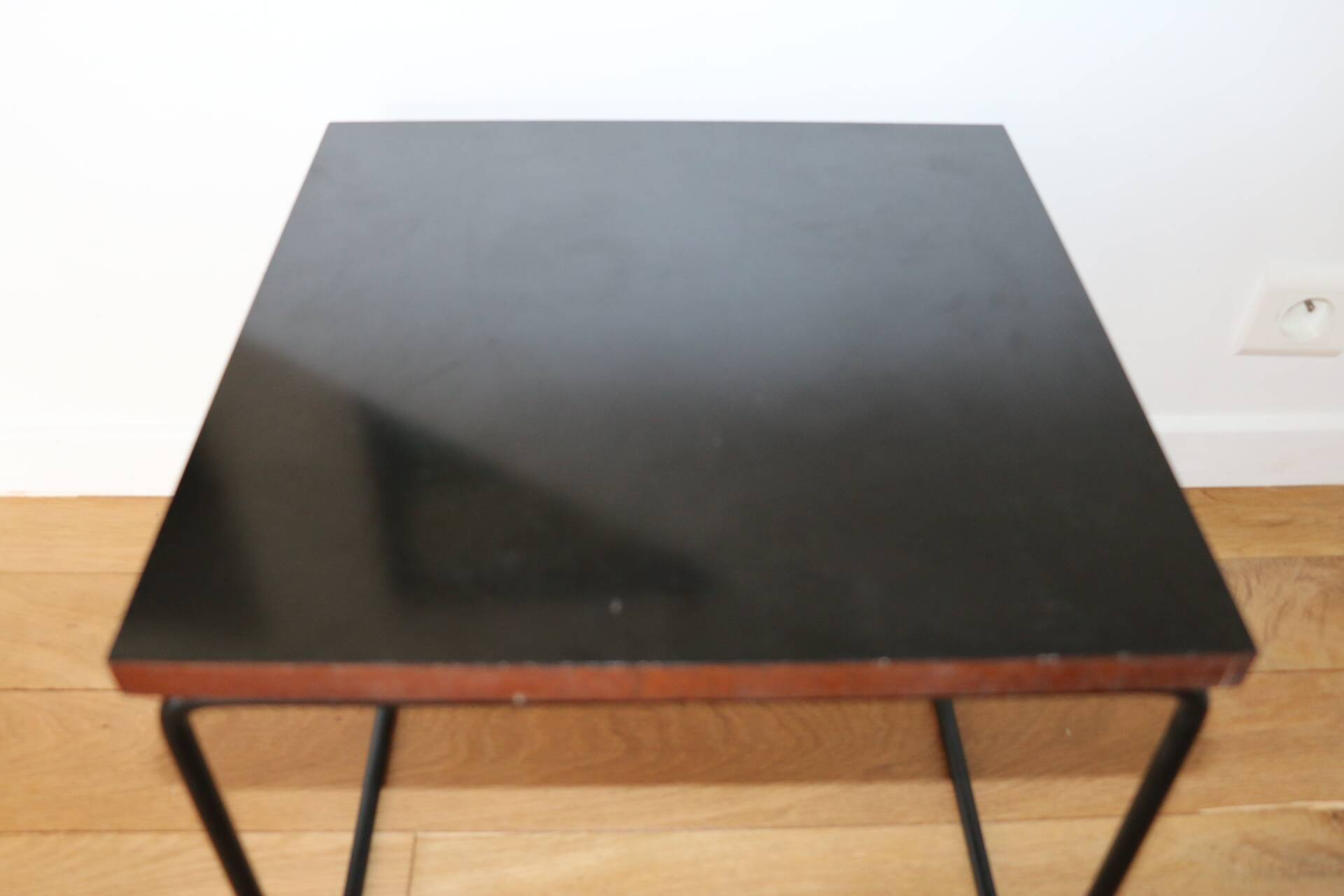 Guariche Steiner flying coffee table