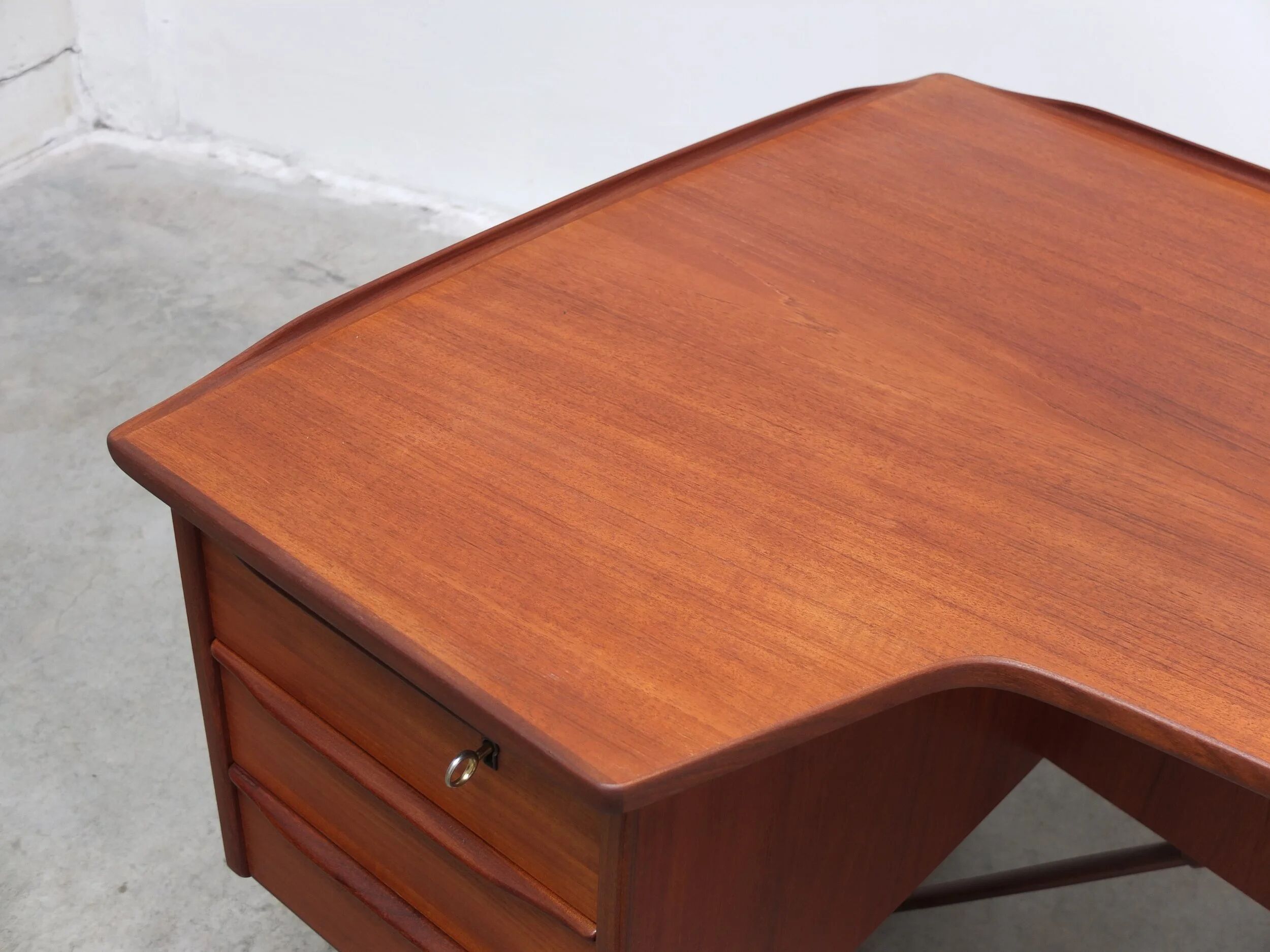 Freestanding 'Boomerang' desk in teak by Peter Løvig Nielsen, 1968