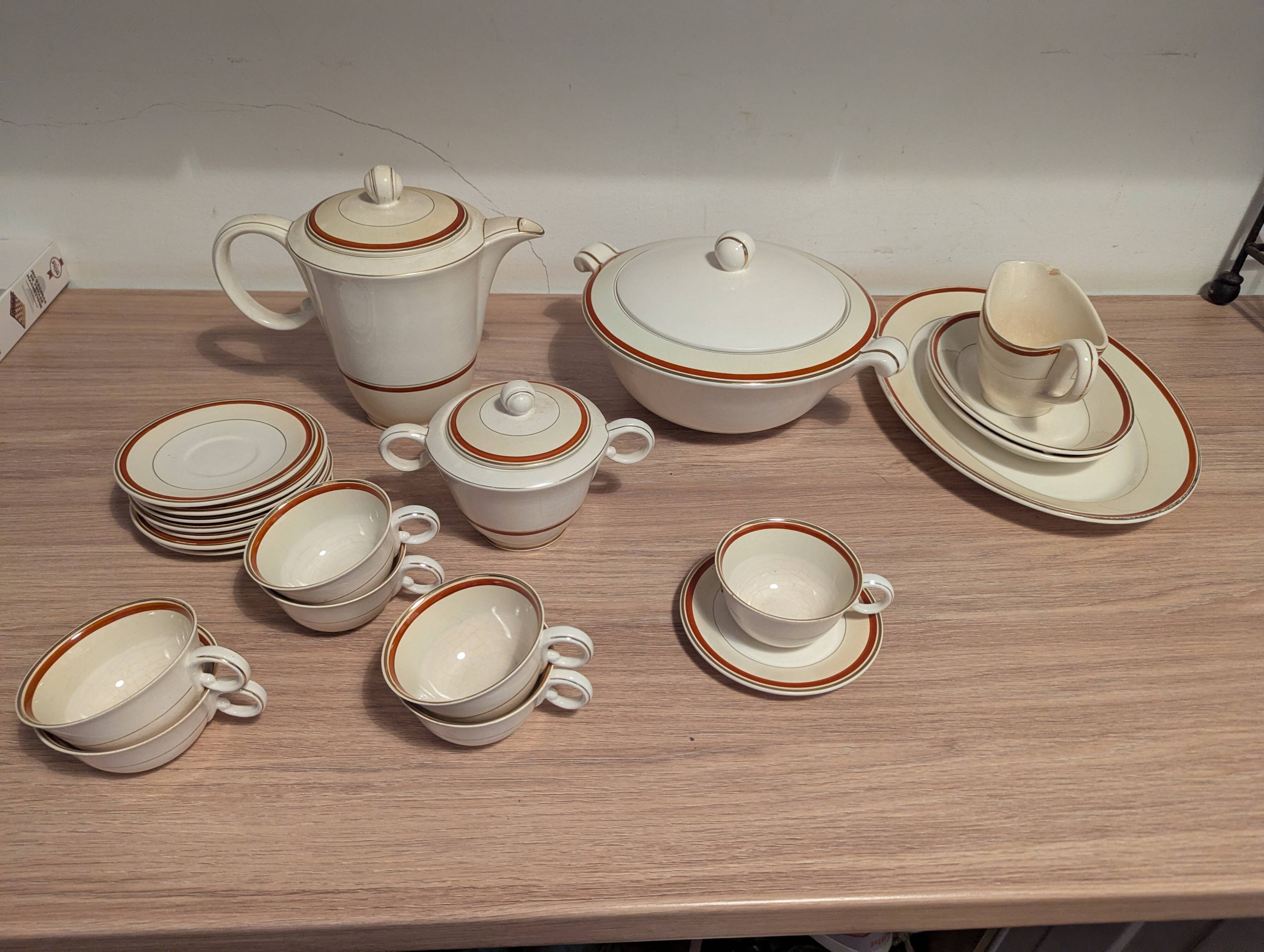 Large Longchamp set in France in earthenware Tea service, serving pieces