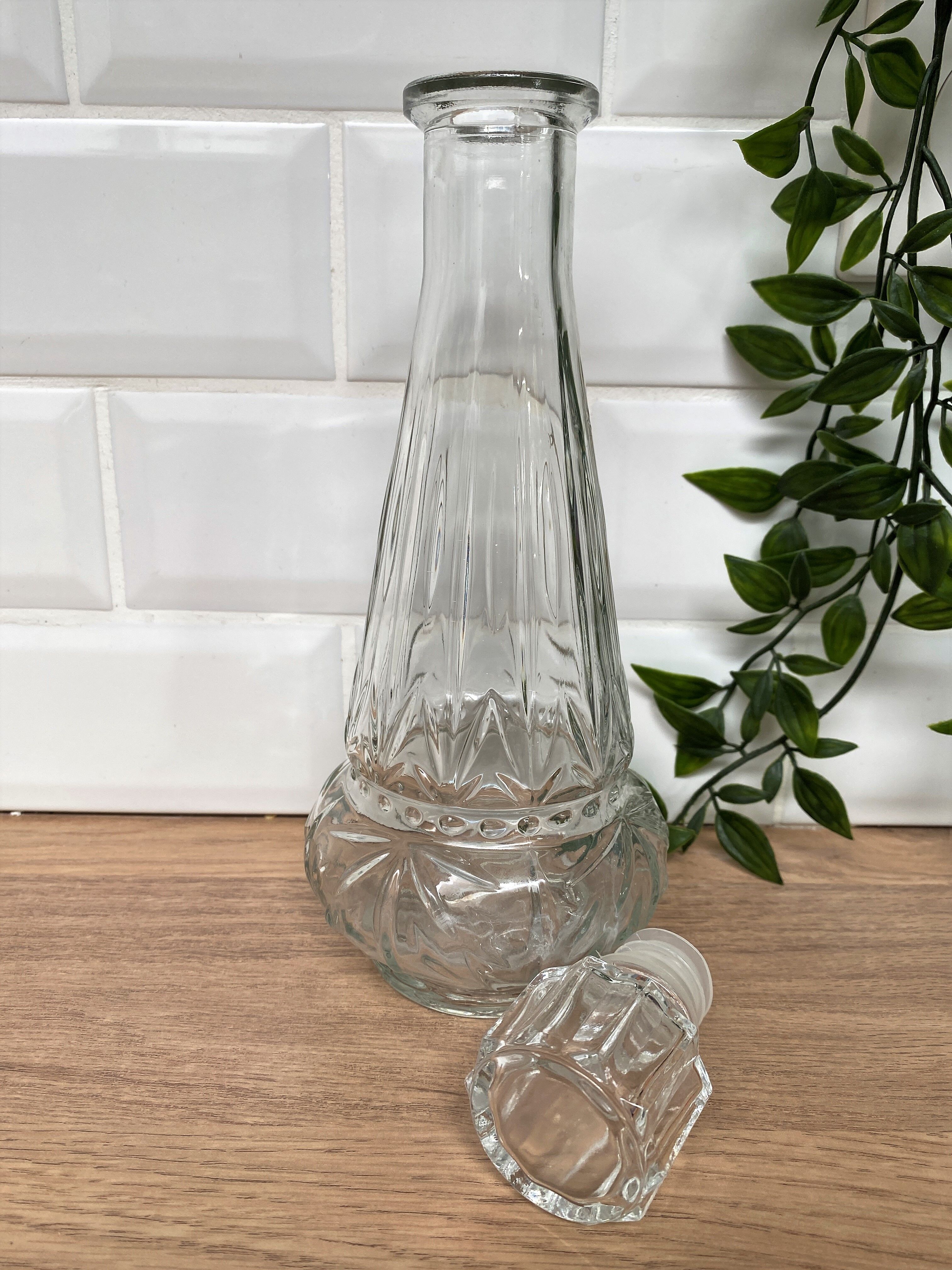 0.5 L molded glass decanter
