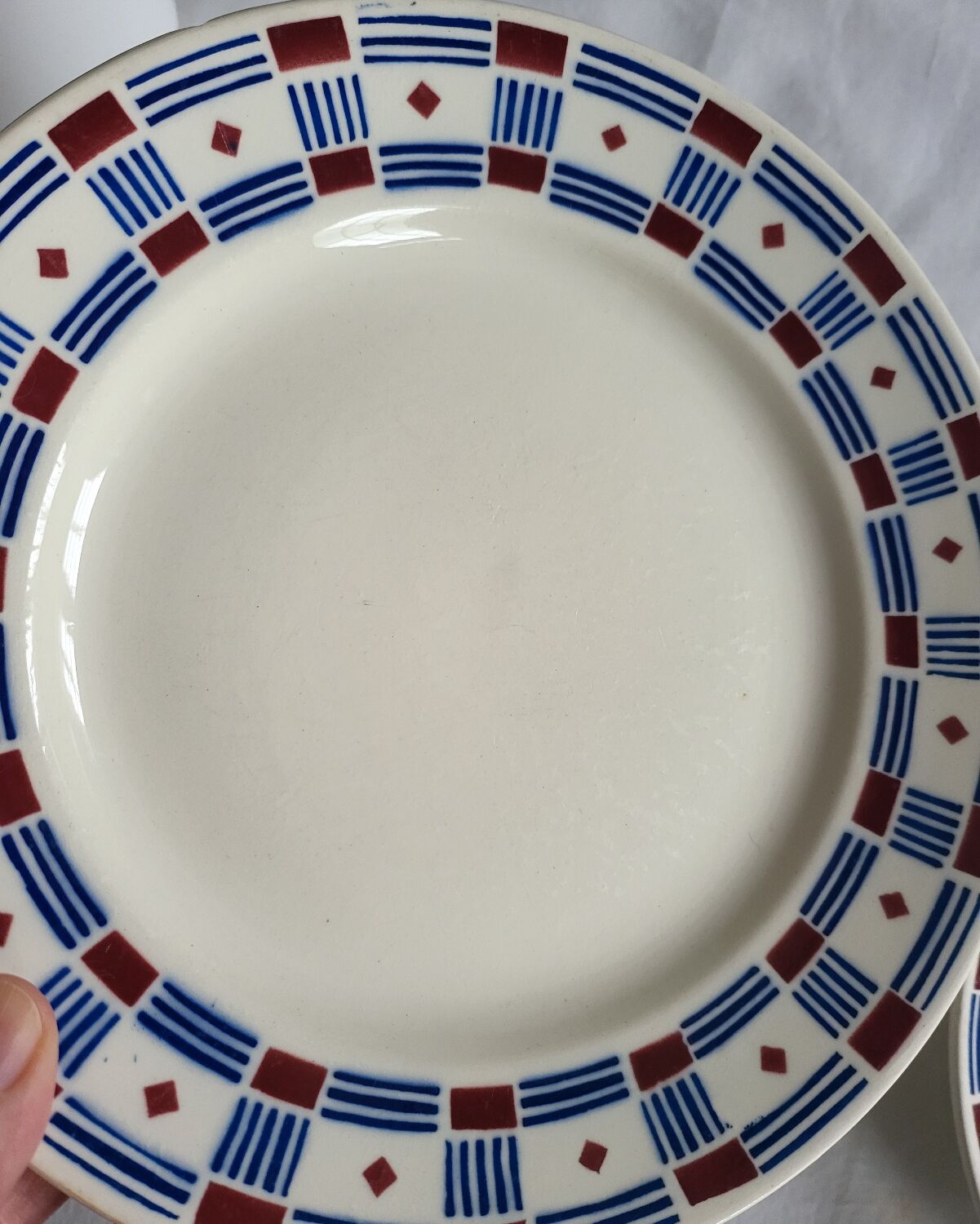 2 Vincennes earthenware dinner plates, Paris