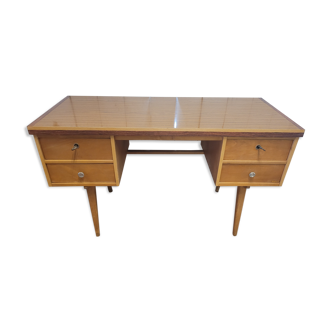 Scandinavian desk compass feet