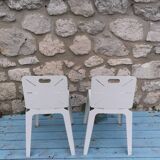 Paire de chaises en tôle laquée