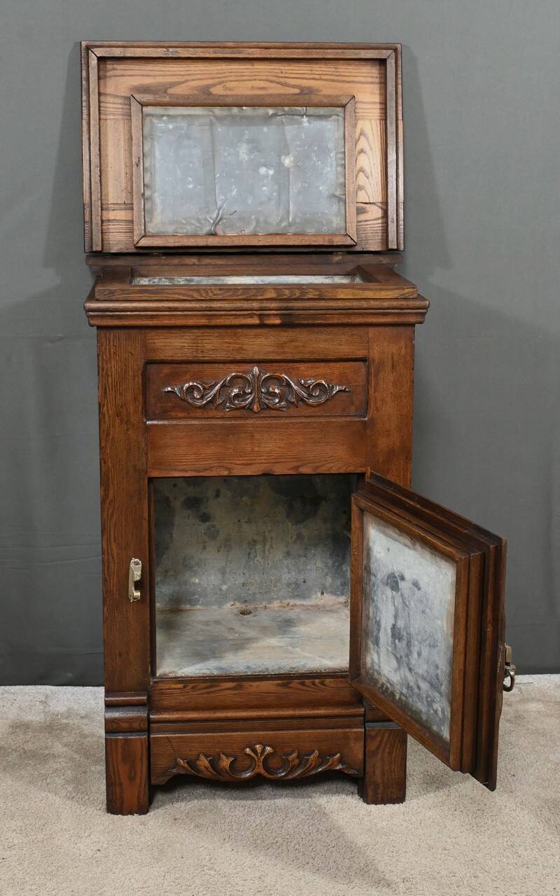 Small Oak Icebox – Early 20th Century