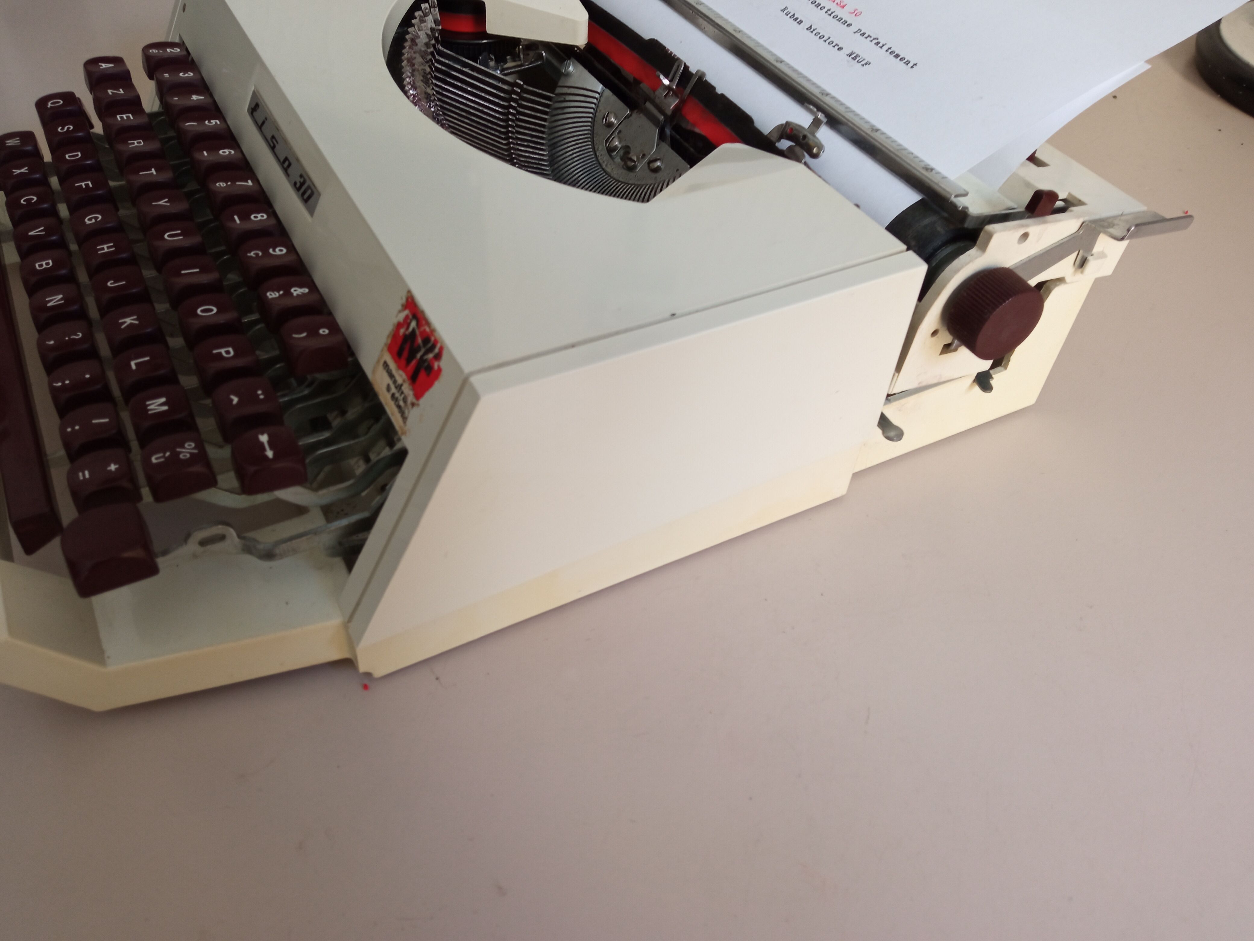 Lisa 30 Antares Pure Vintage Typewriter