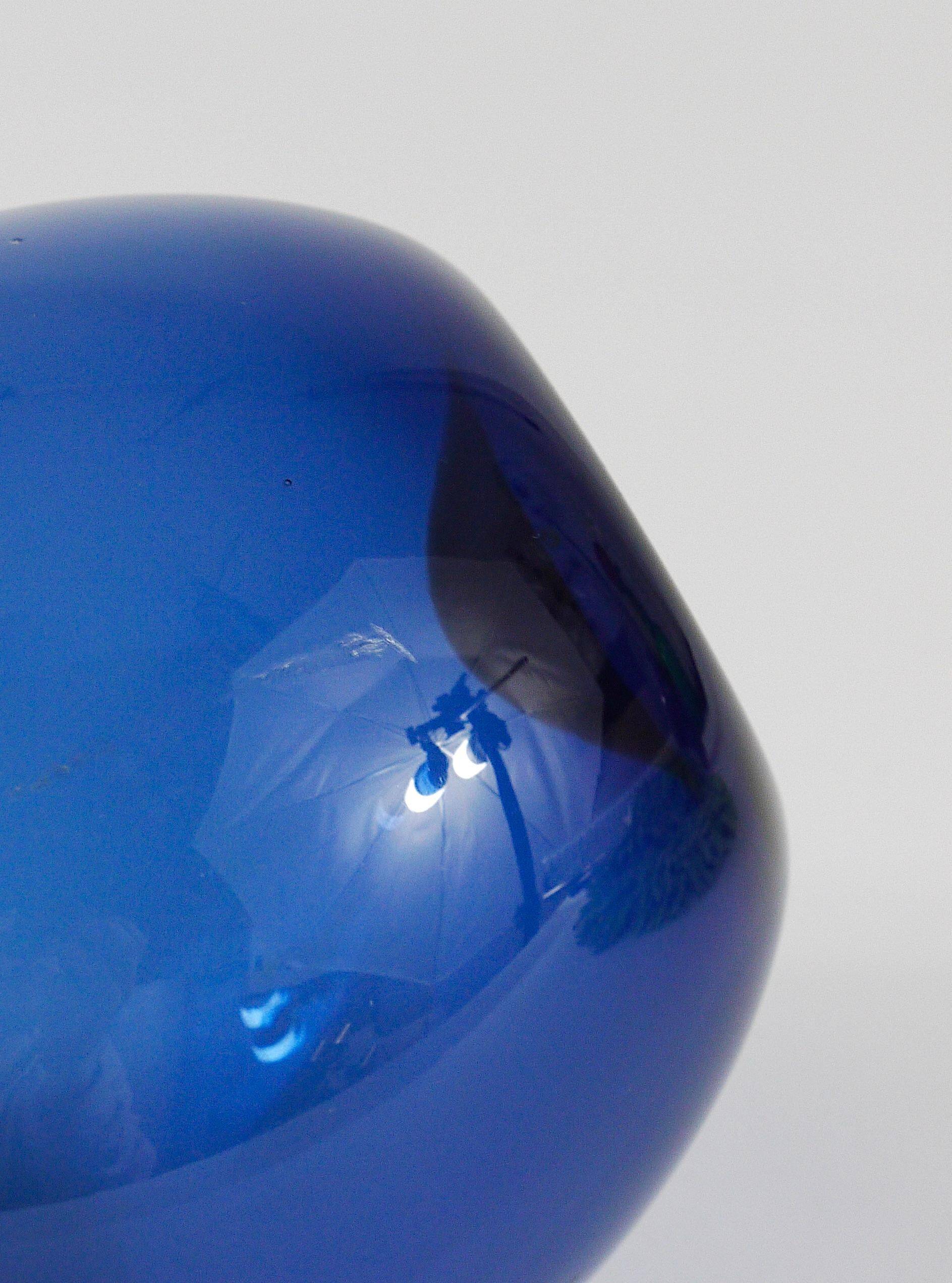 Glass vase signed Bleu Timo Sarpaneva Pullo Oiseau, Iittala, Finland, 1950s