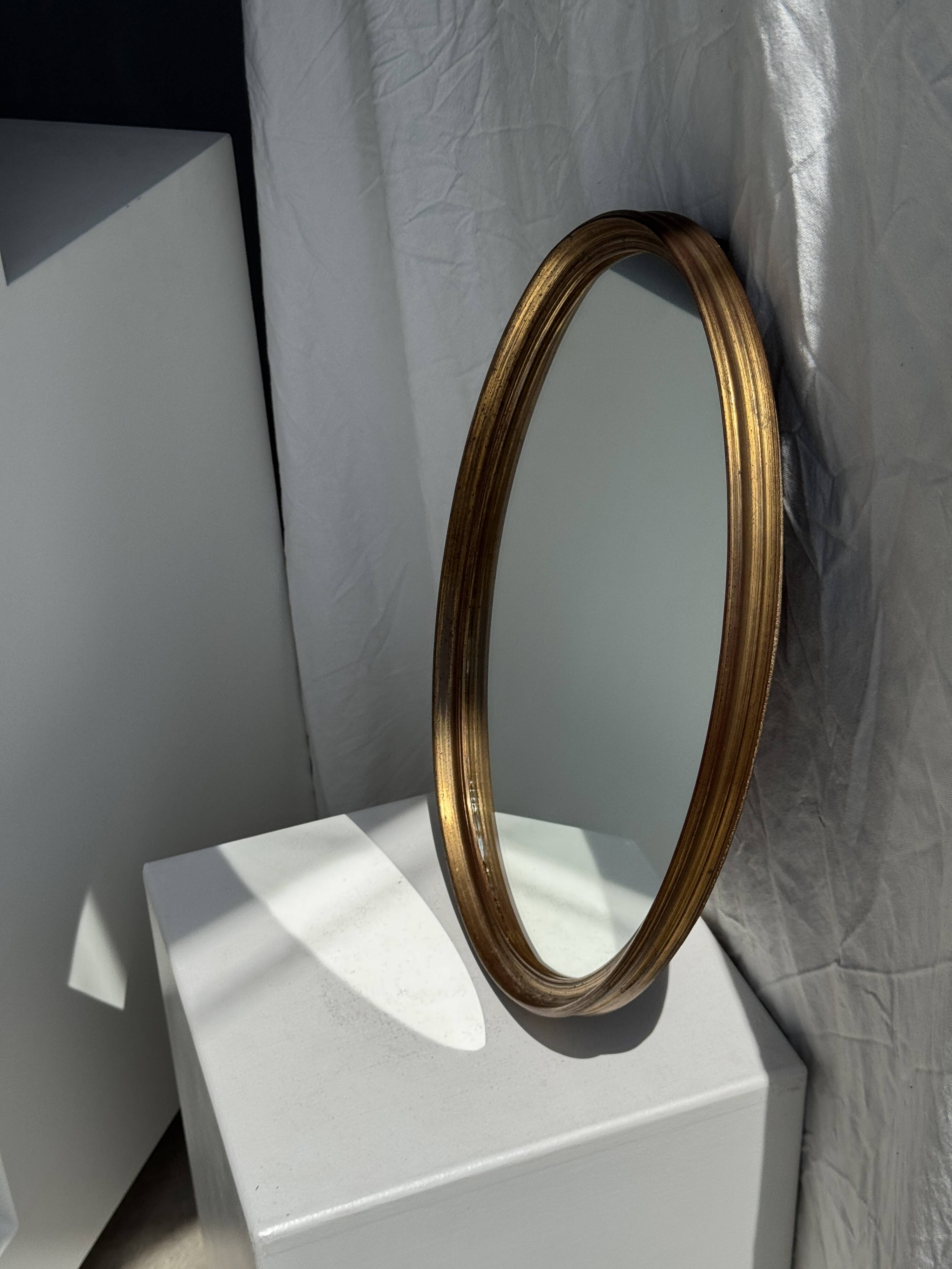 Classic gold oval mirror 42x32