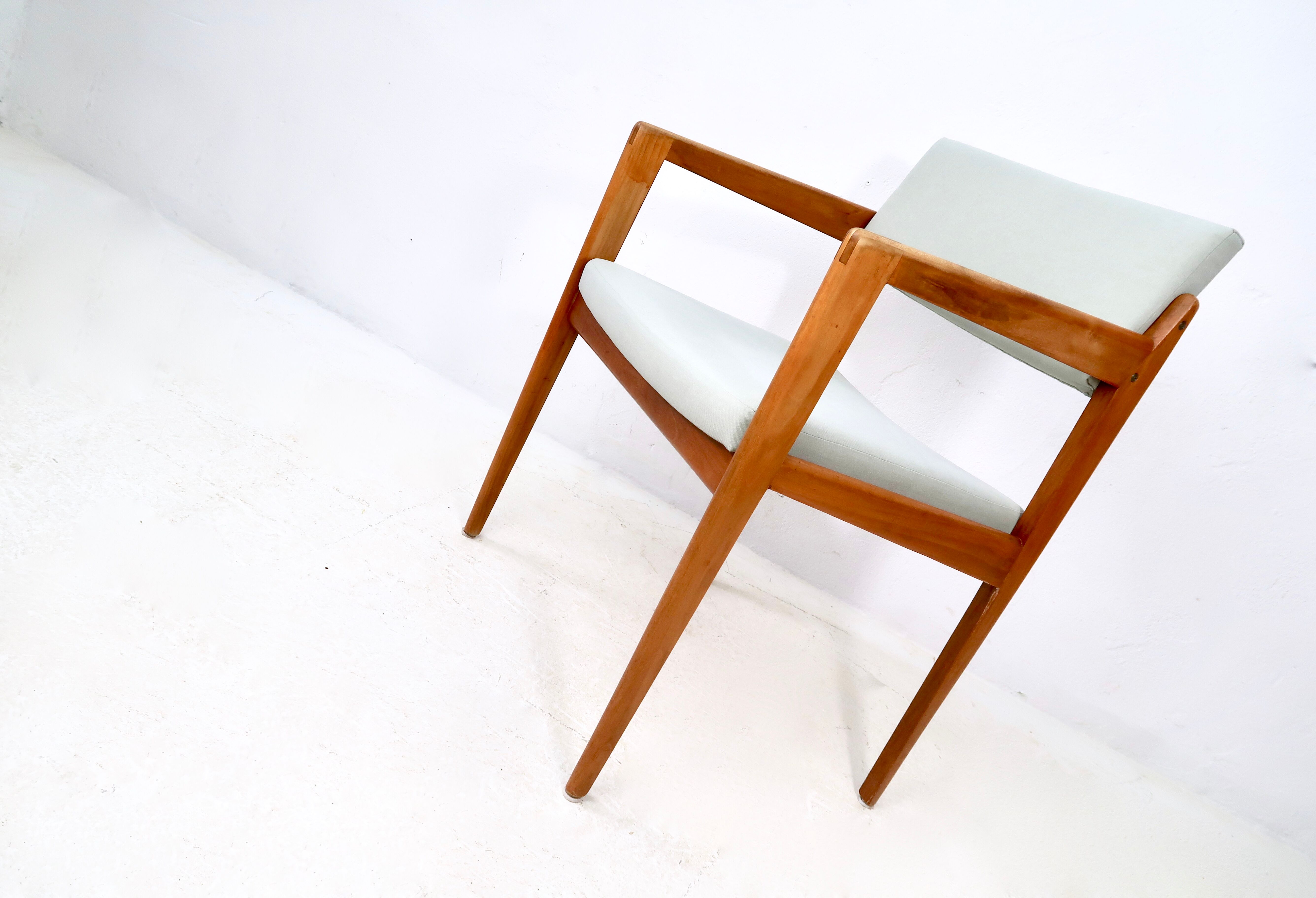 Set of five Dining Chairs by Thonet, 1960s