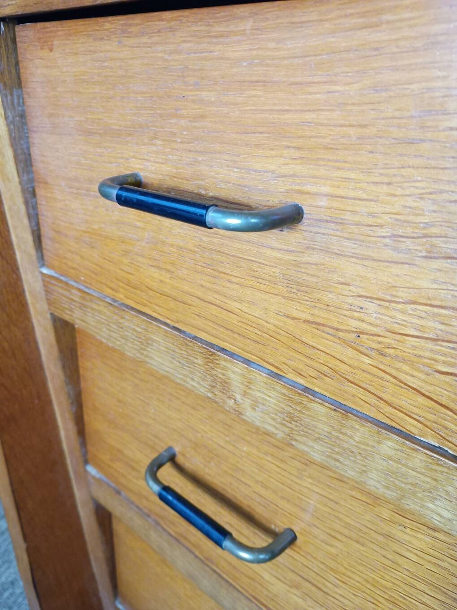 Commode années 50 60 quatre tiroirs pieds compas