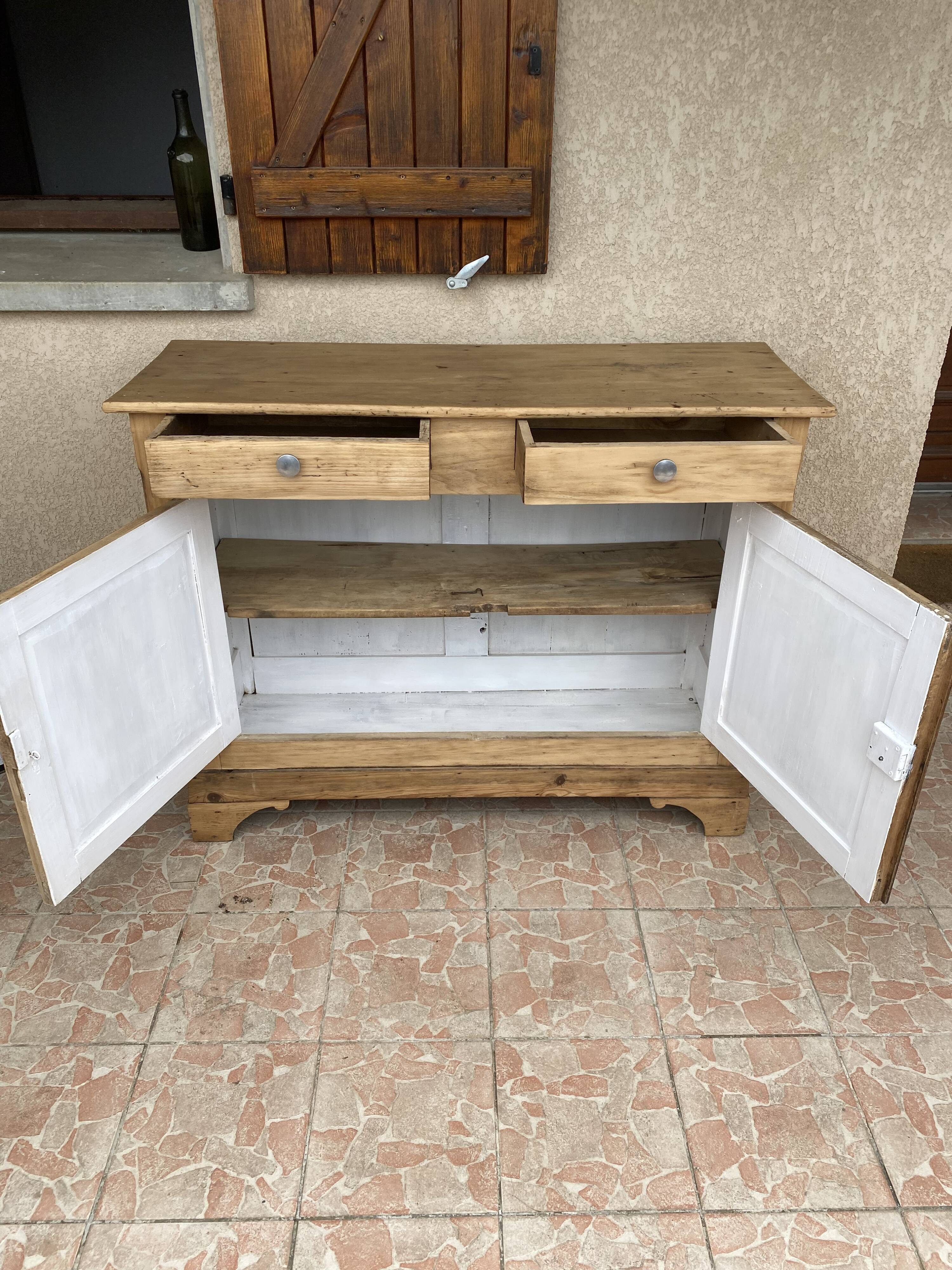 Parisian buffet in raw wood