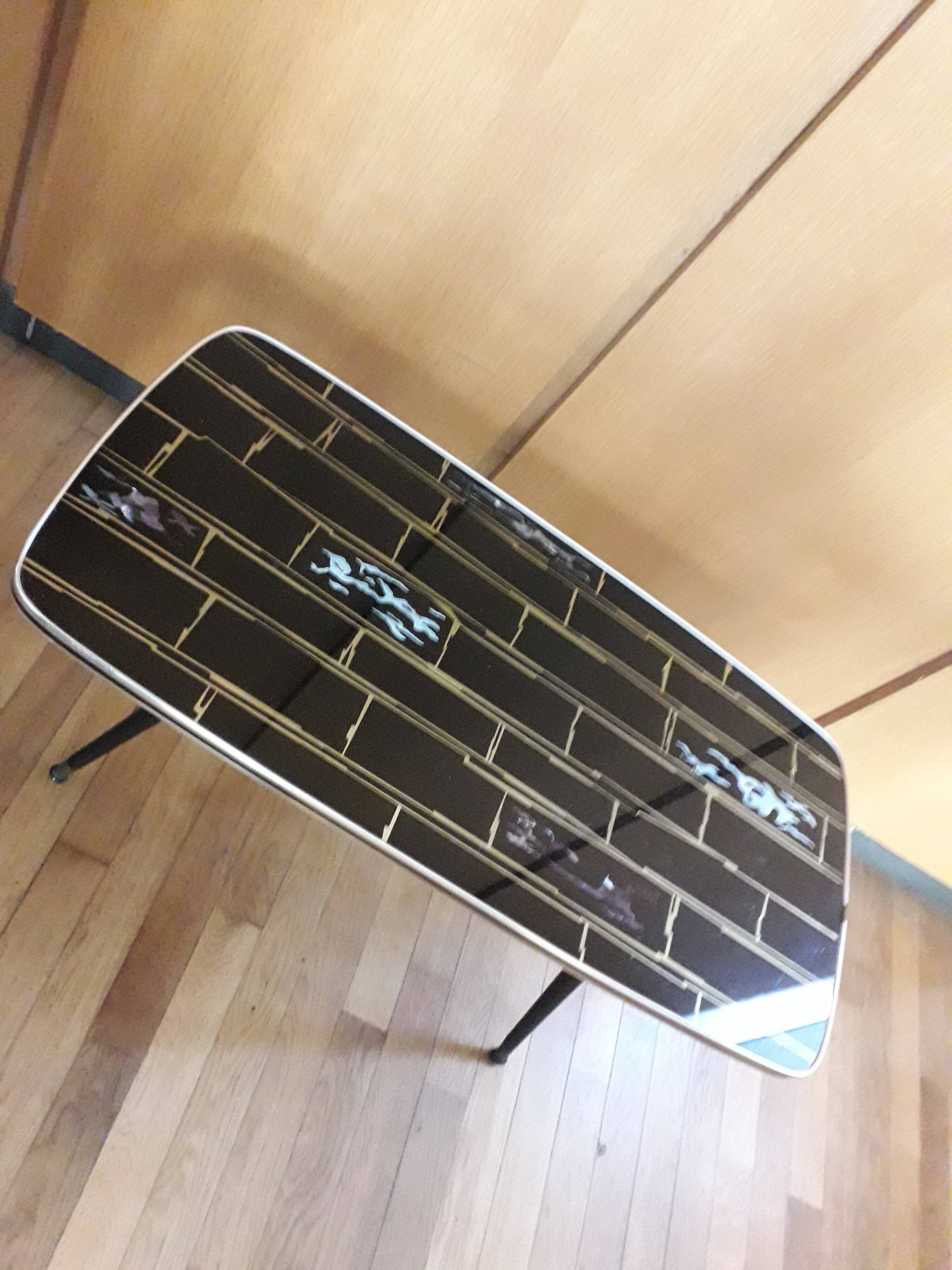 Coffee table formica feet compass glass tray 1960