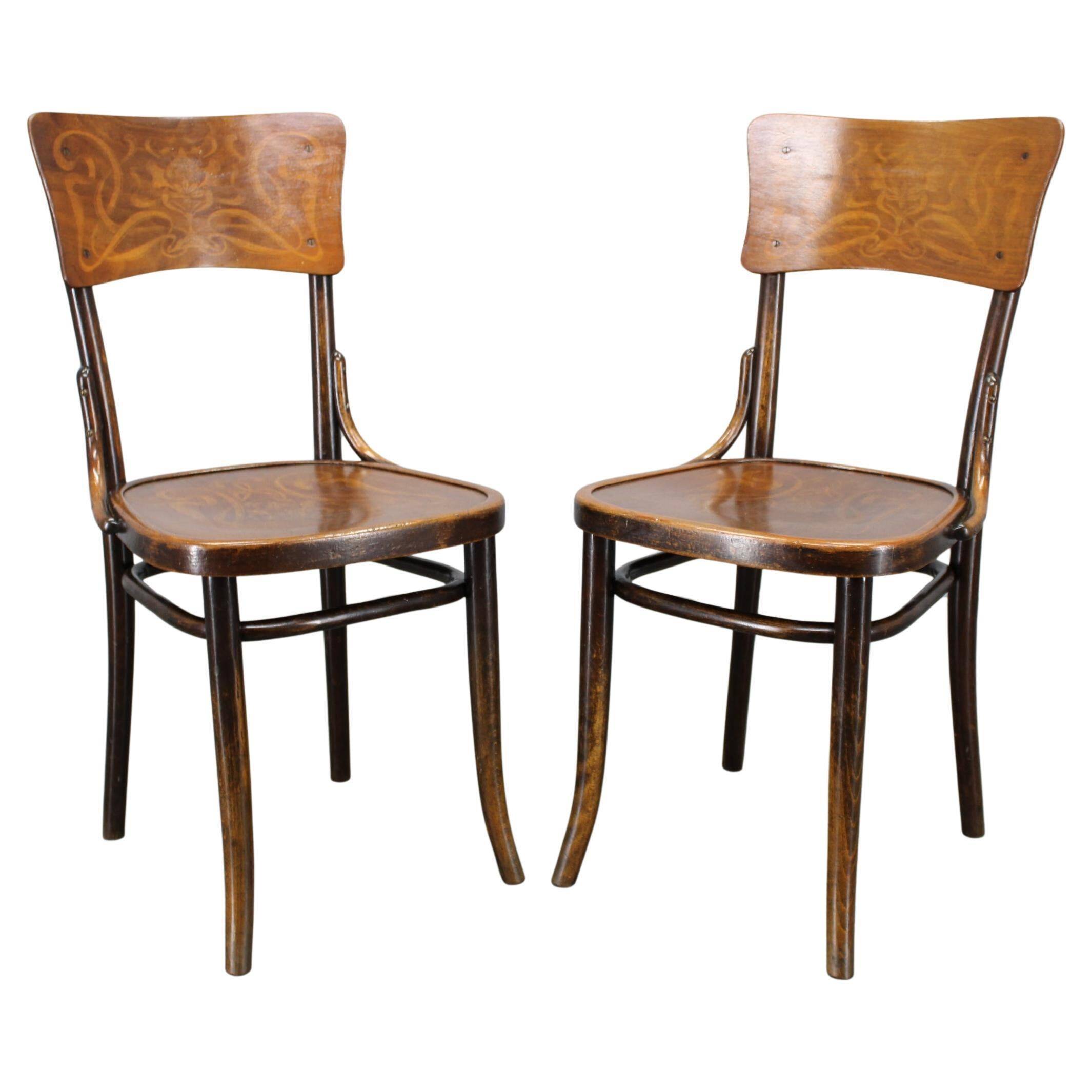 Pair of Thonet Art Nouveau bentwood chairs, Czechoslovakia, 1920s