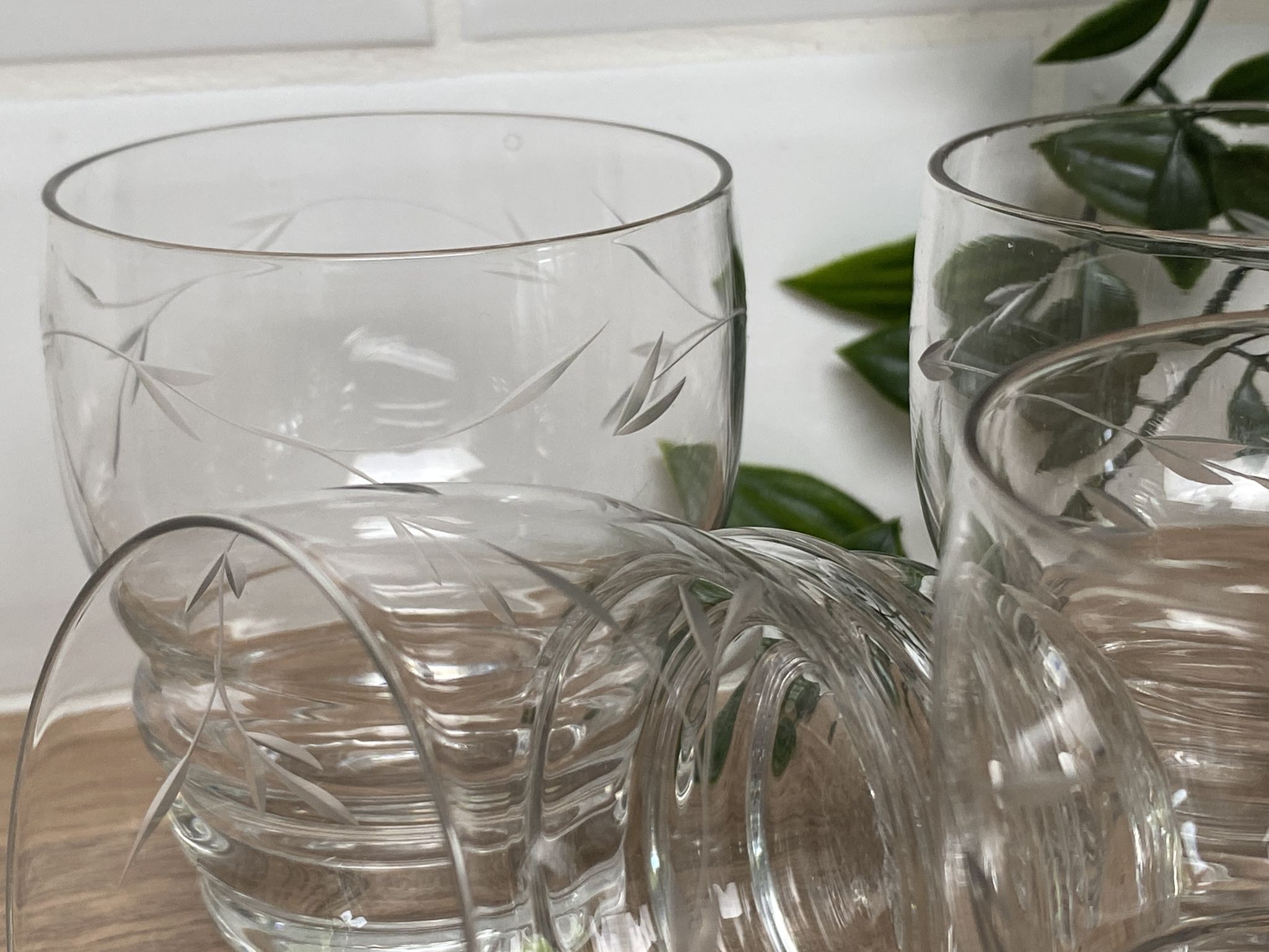 Set of 6 engraved glass wine glasses