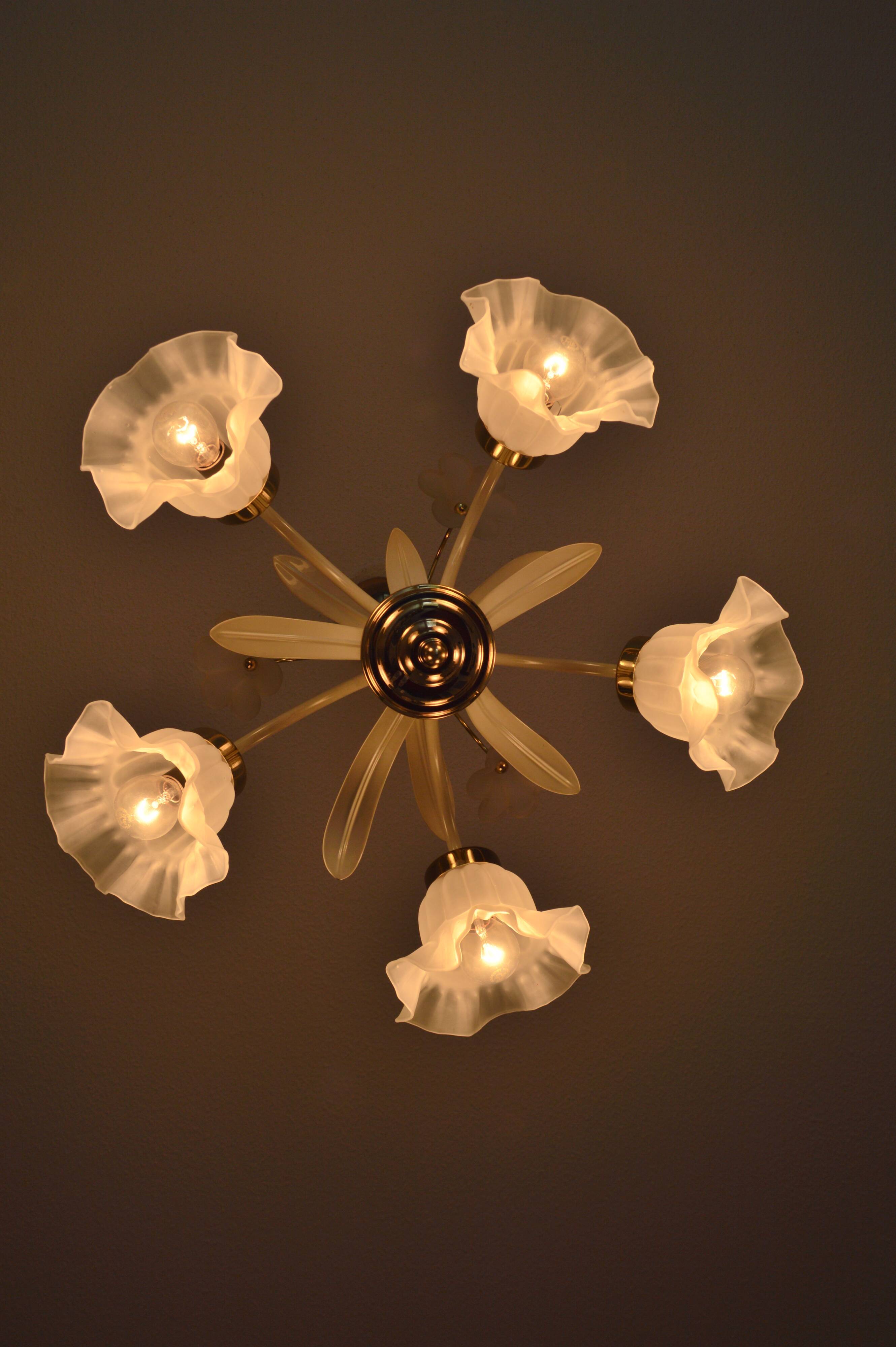 Lustre ceiling lamp design flowers of the 70s