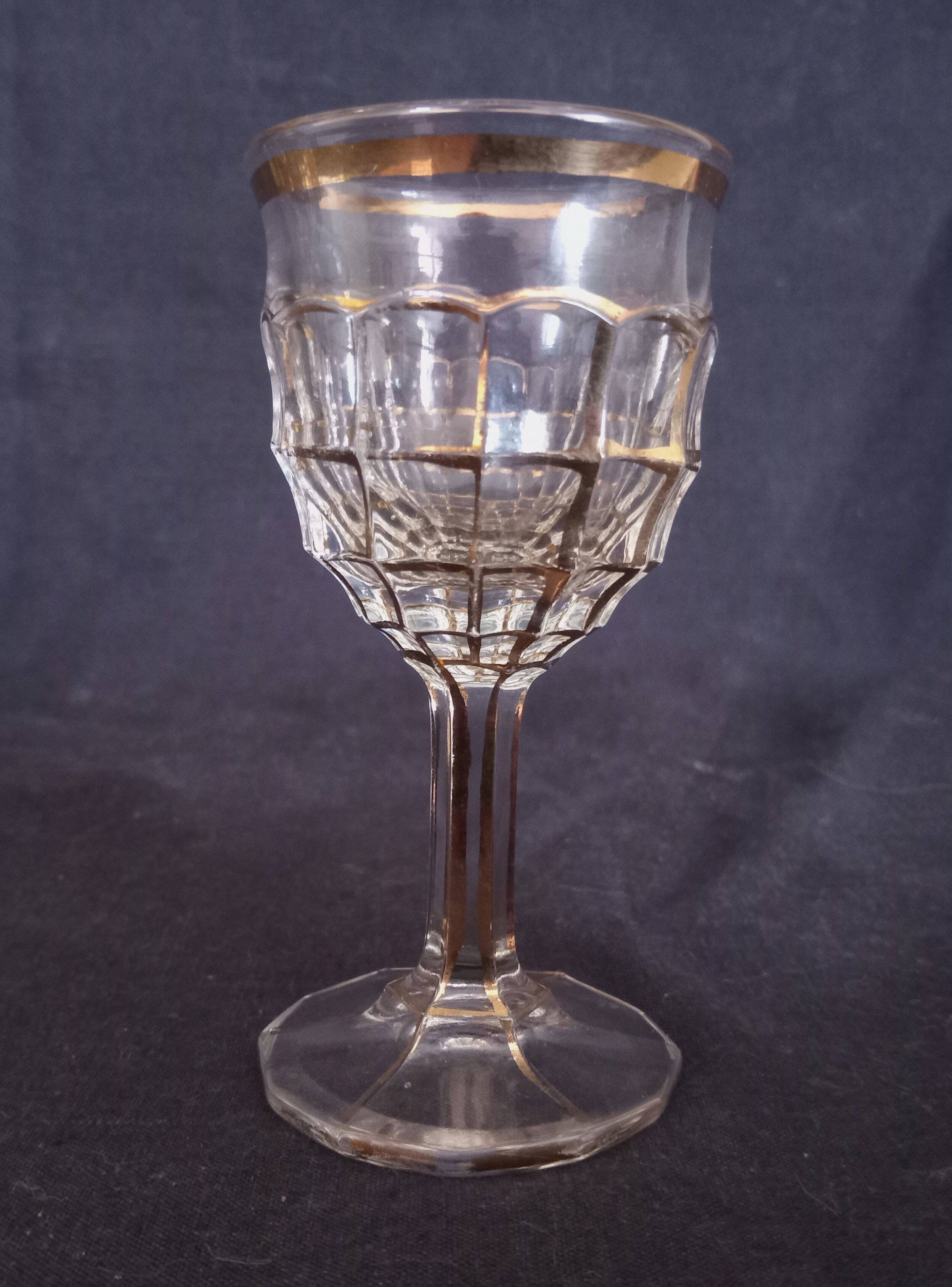 Service à liqueur pour 6 personnes en cristal taillé de Bohème, dorures à feuille d'or