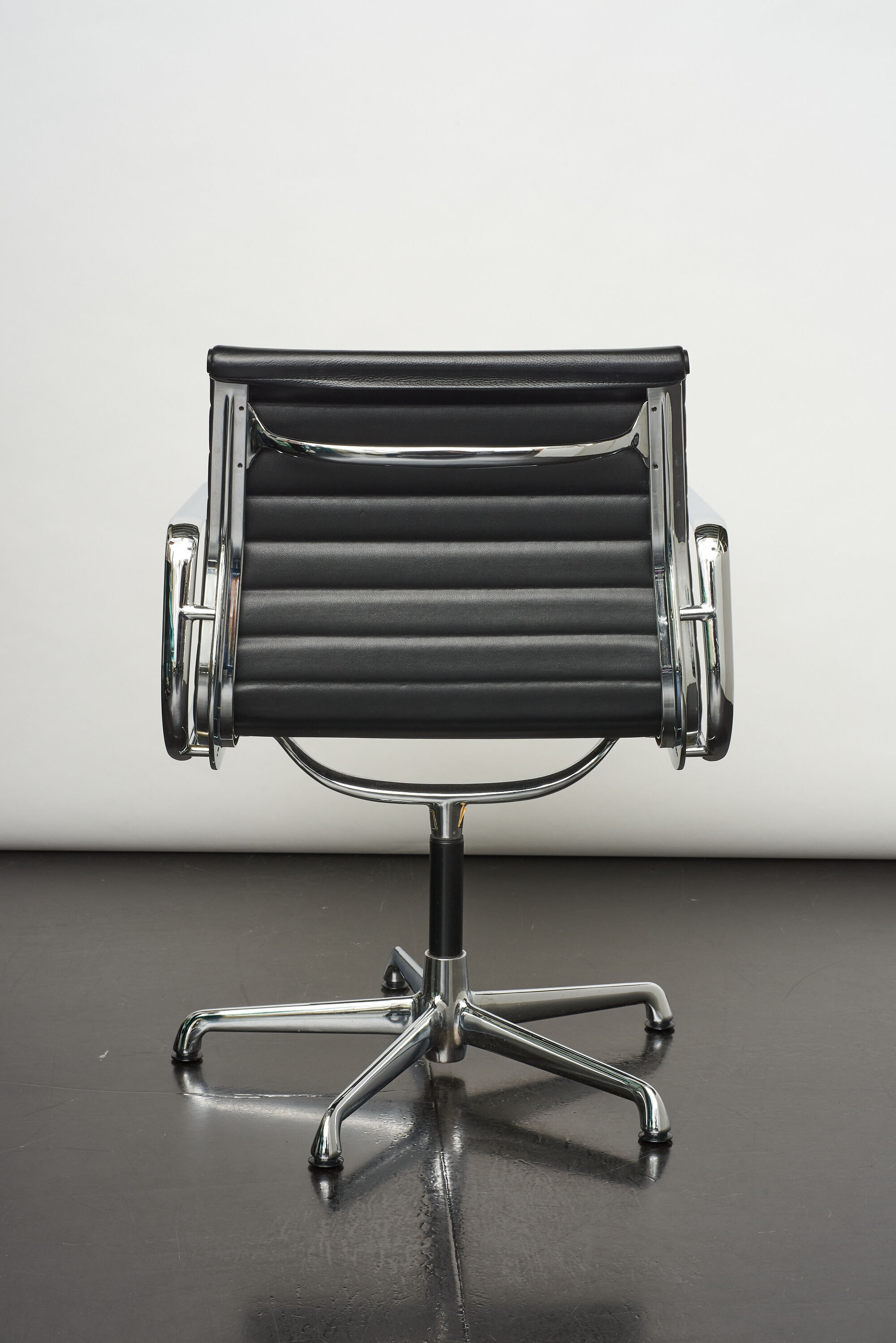 Charles and Ray Eames Aluminum Group chair.