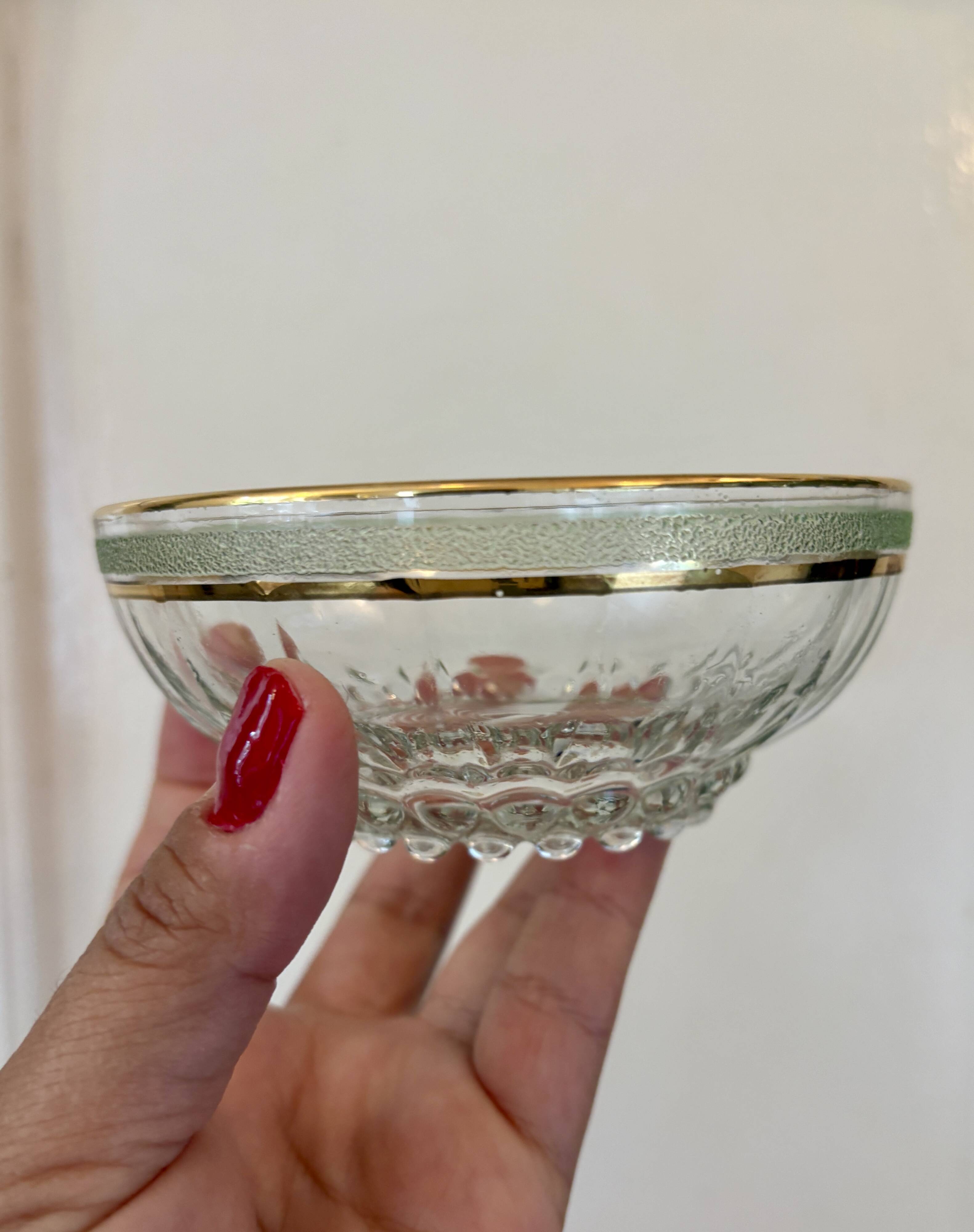 Lot de 7 coupes en verre granité vert et or vintage