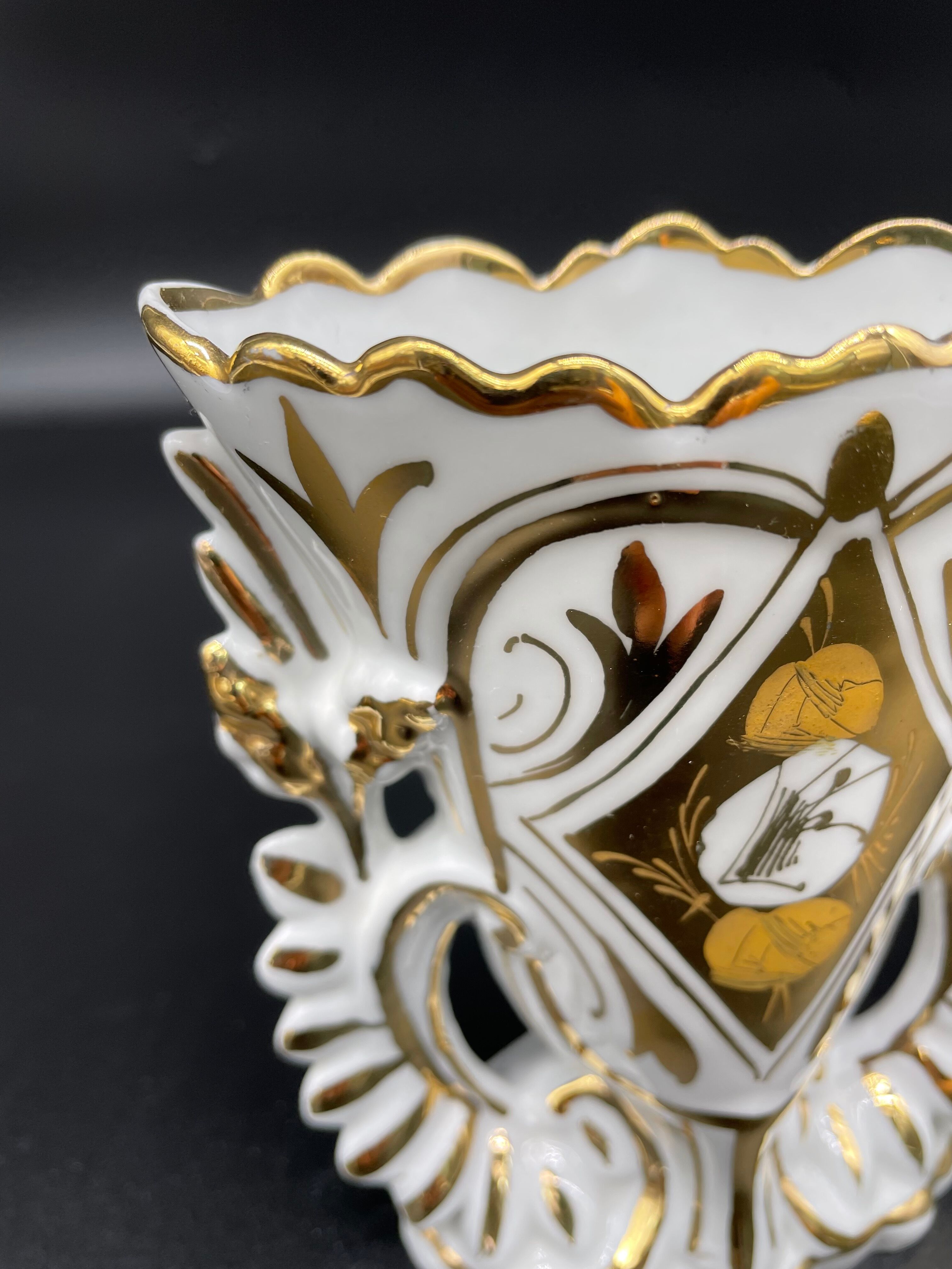 Wedding vase, white porcelain of paris, gold decoration, gilded, flowers, decoration