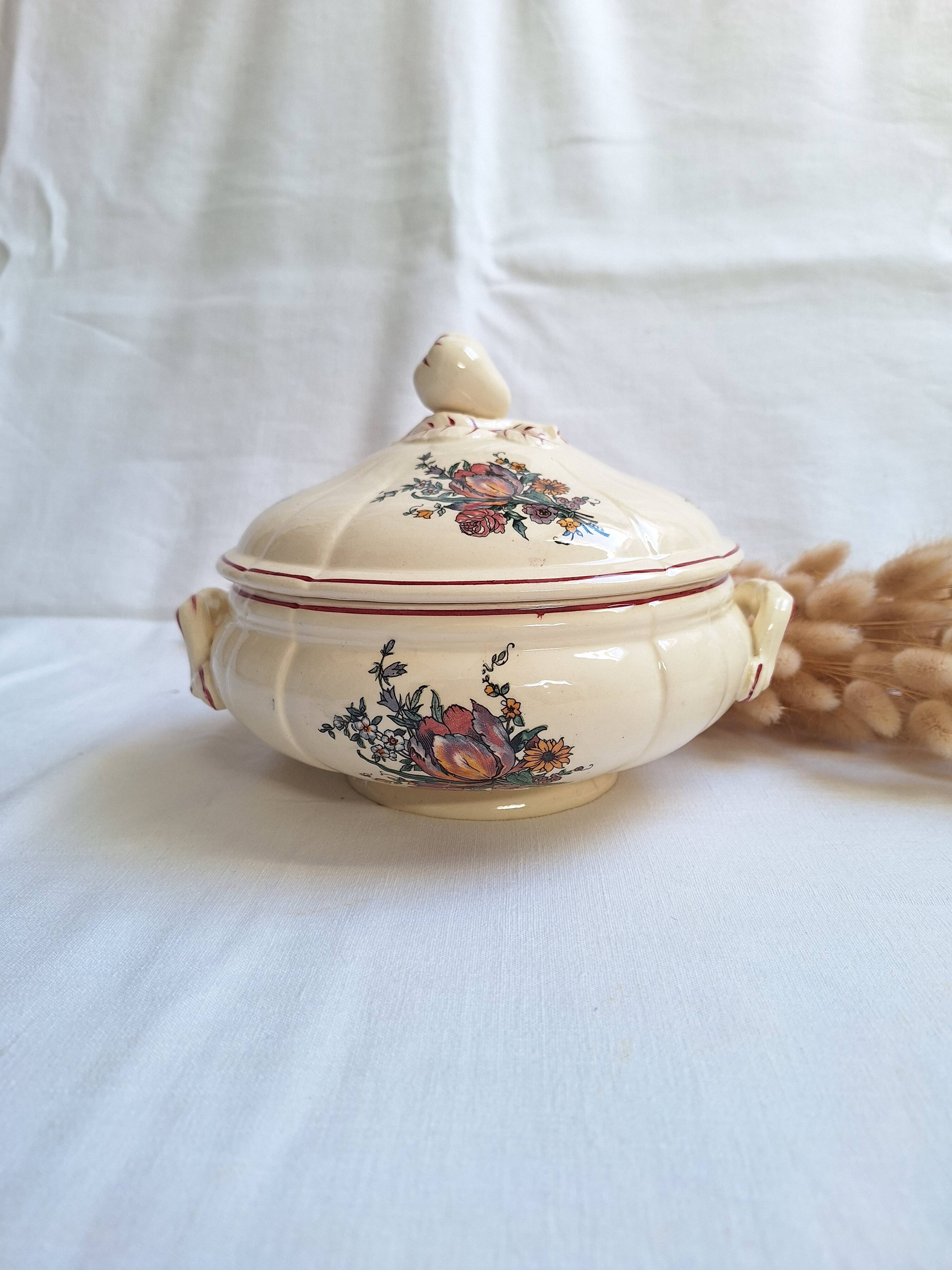 Soup tureen / Vegetable dish Digoin Sarreguemines Model Lorraine