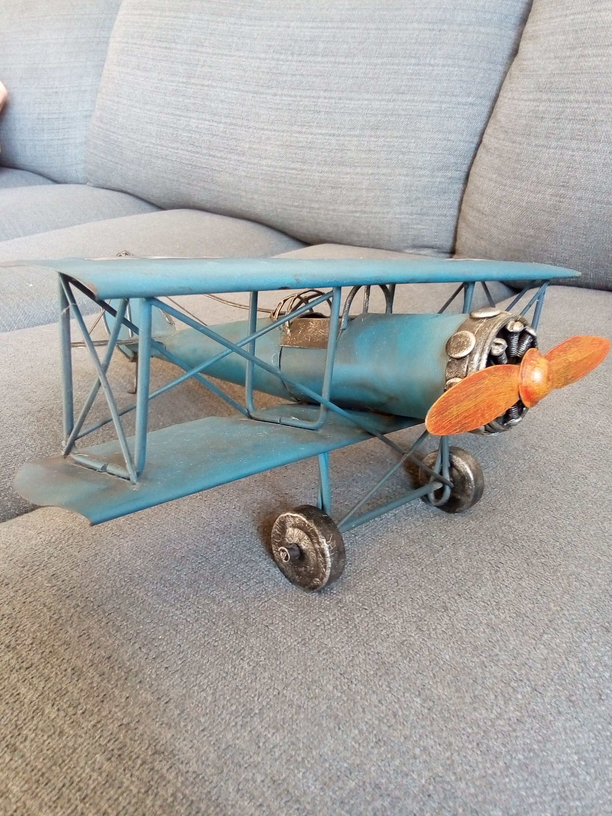 Avion métal