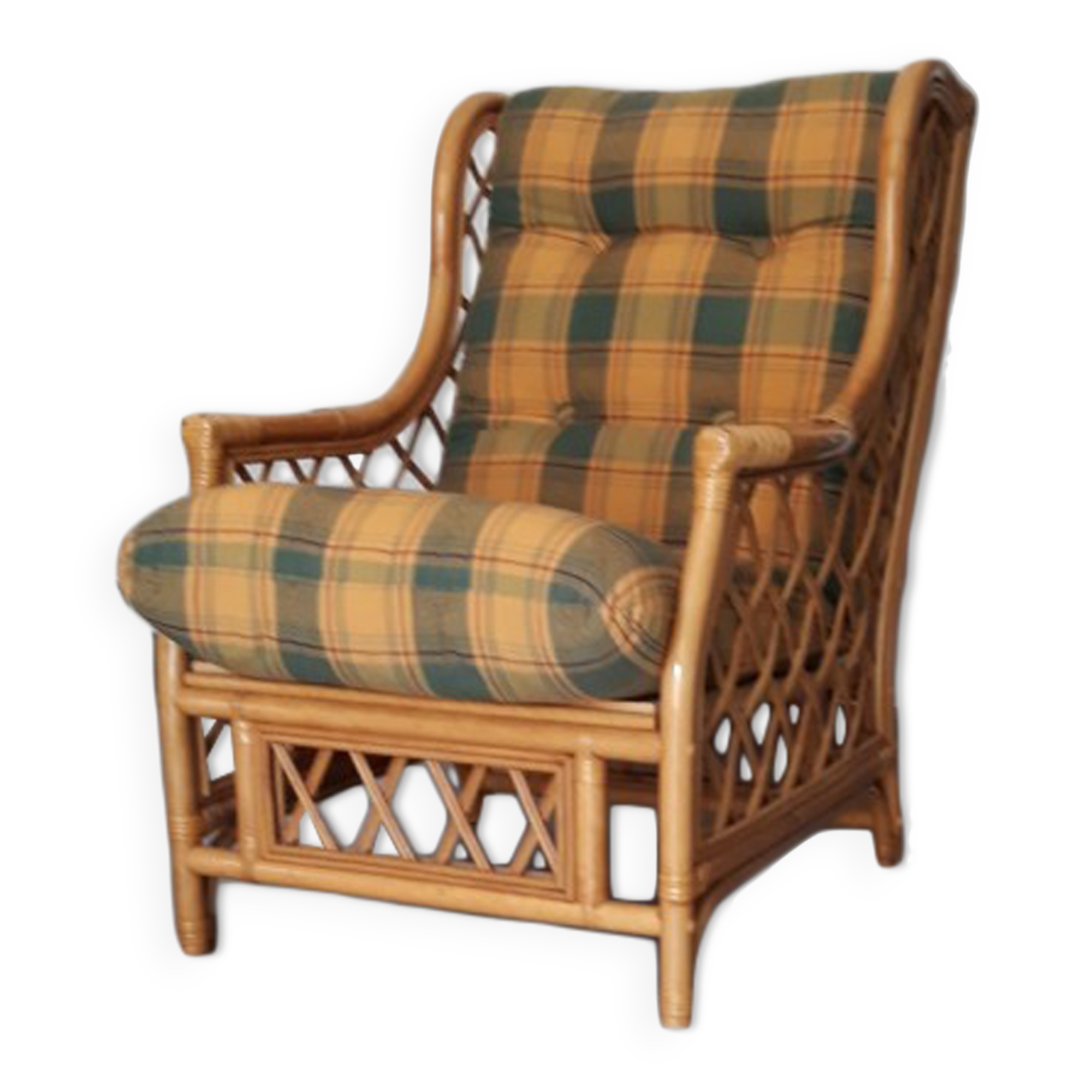Vintage armchair in bamboo and rattan with a tartan pattern.