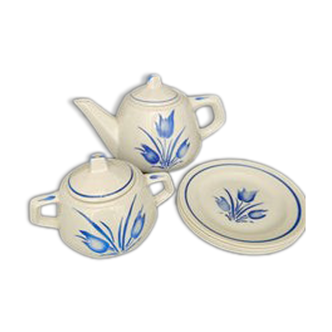 Tiled tea set