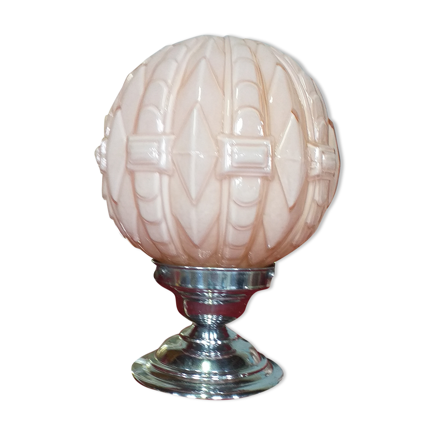 Pink globe laying lamp opaline