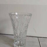 Vase en cristal taillé à décor de fleurs