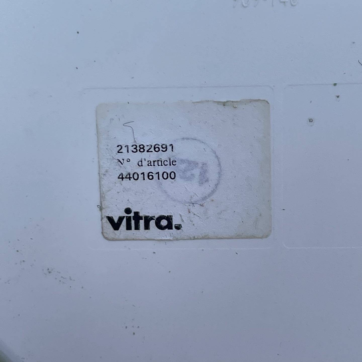 DAR armchair by Charles and Ray Eames. Year 50. (unit price)