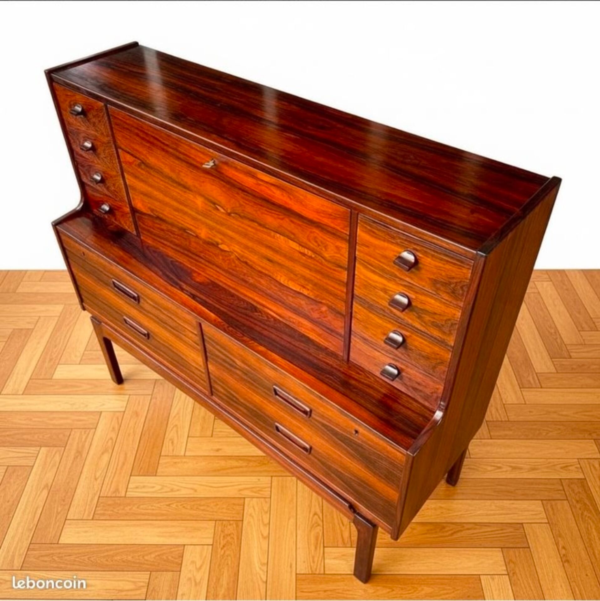 Very rare – Model No. 69 secretary in Rio rosewood – Arne Wahl I