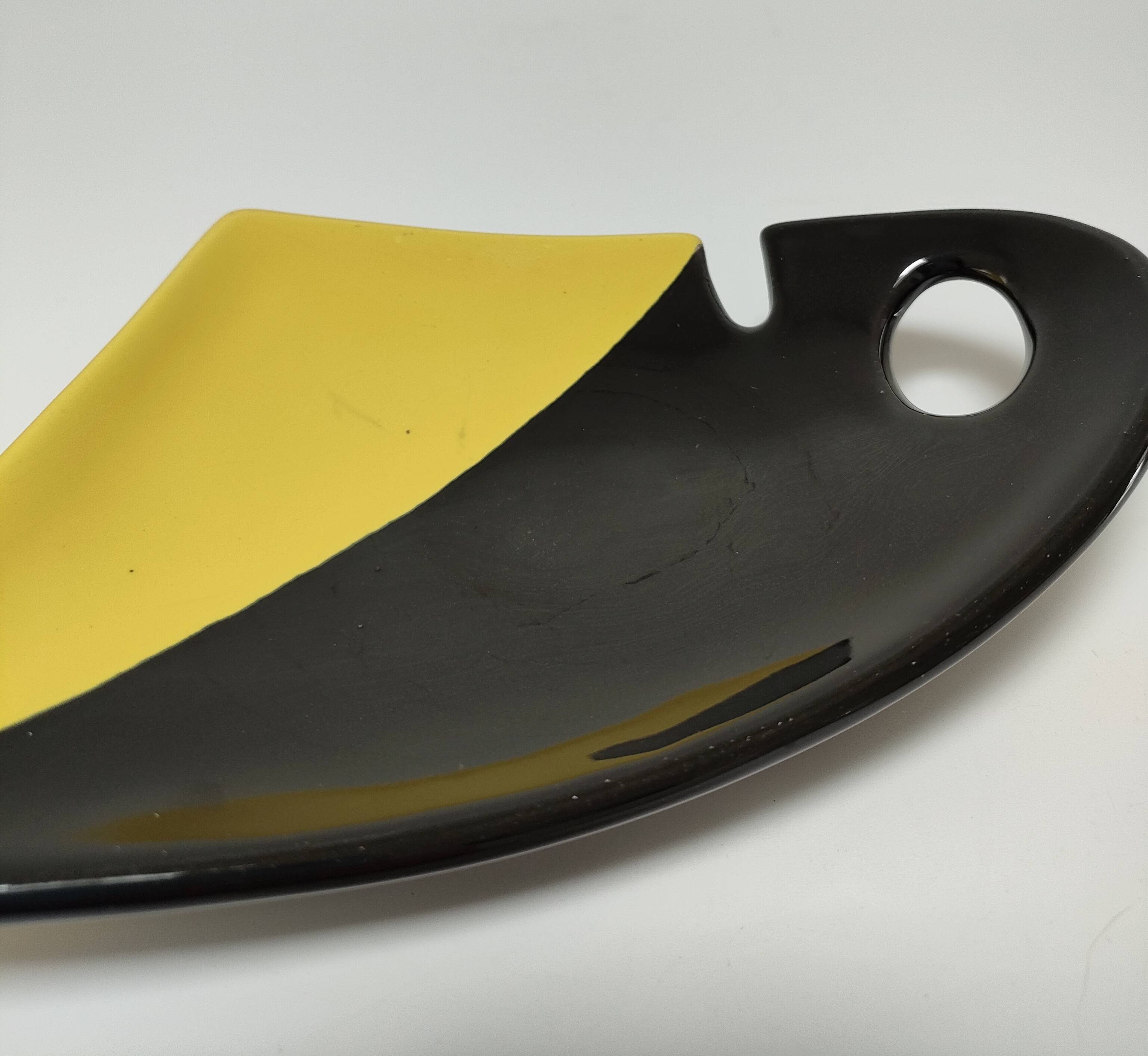 Empty pocket anthropomorphic ceramic black and yellow design 50s