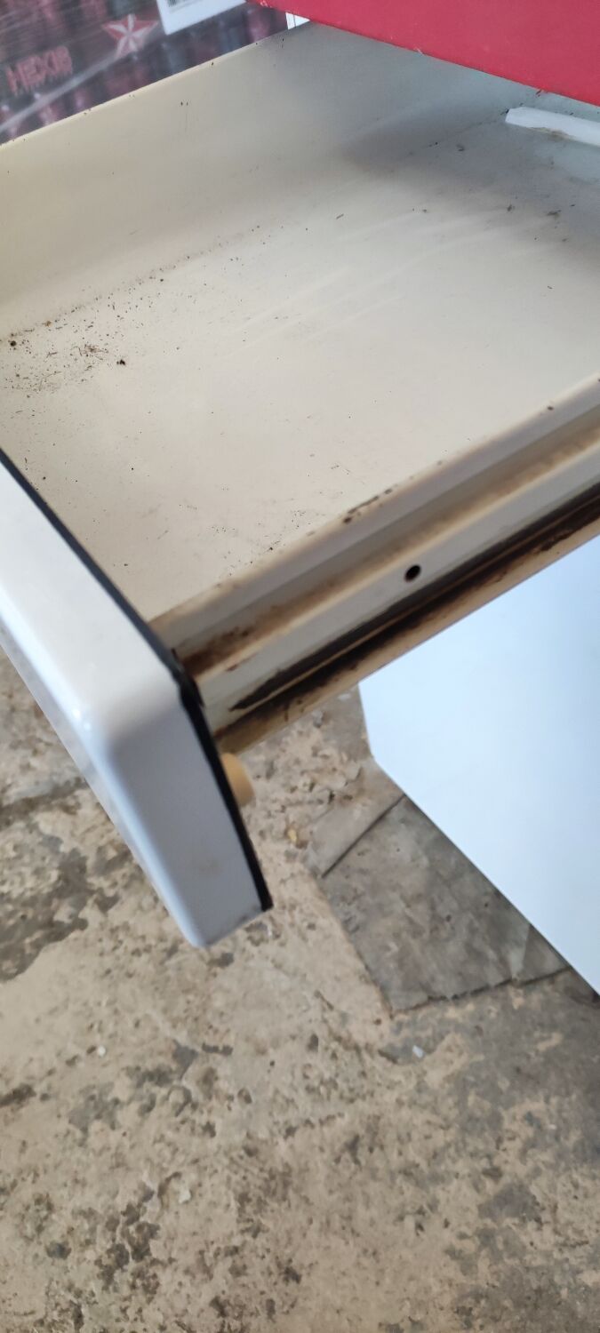 Sideboard in enamelled sheet metal two doors two drawers