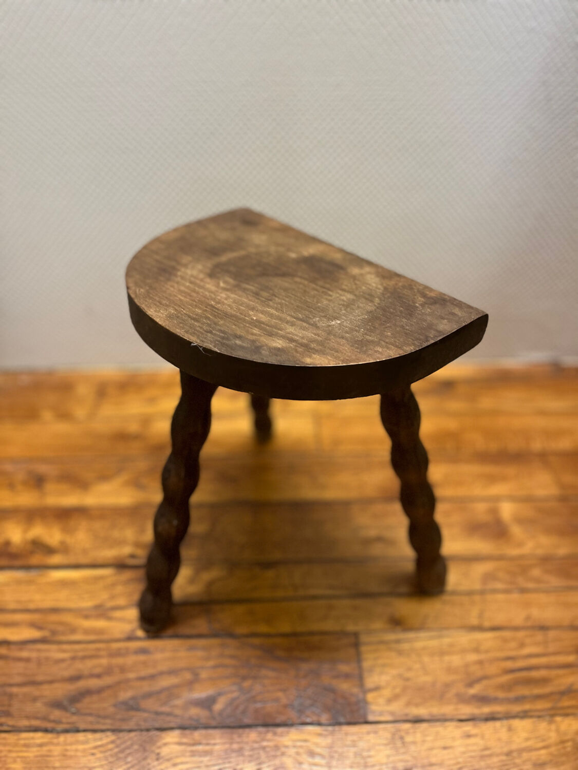 Vintage tripod stool from the 50s/60s