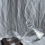 Small geometric carafe with diamond-shaped stopper and its 4 glasses